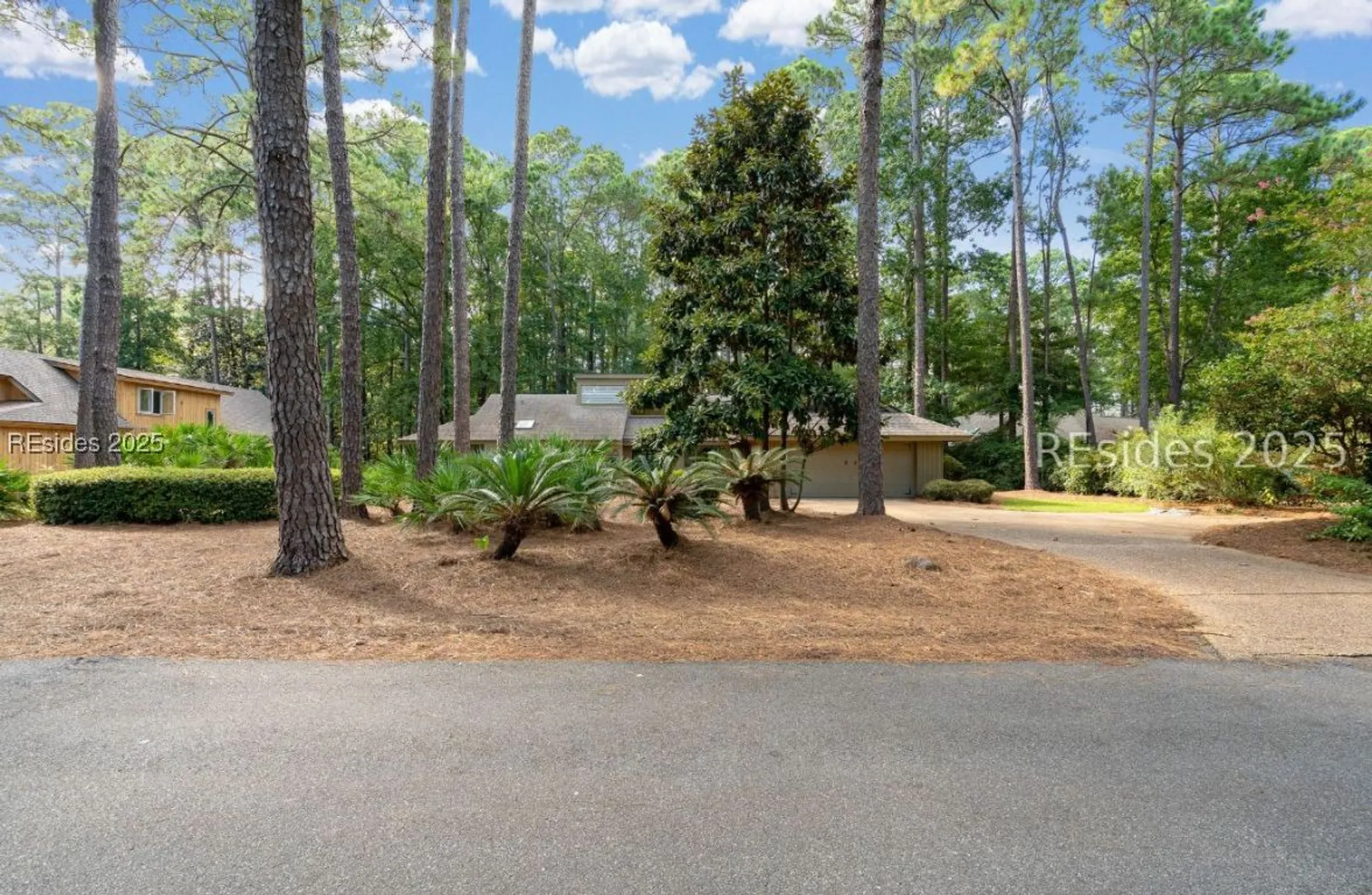 Property Slideshow image 39 of 41 | 4 brown thrasher rd, Hilton Head Island, SC, 29926
