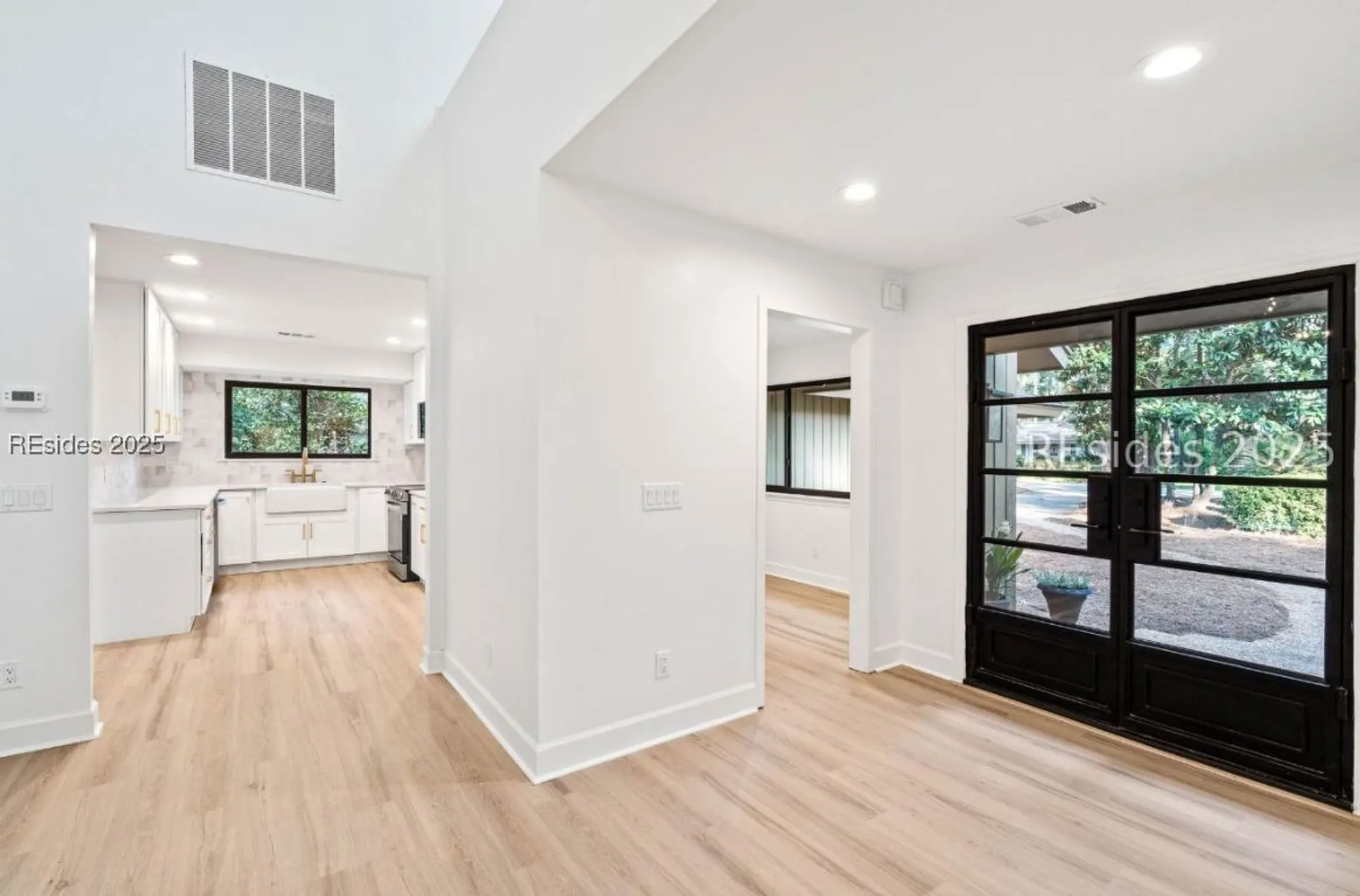 Property Slideshow image 4 of 41 | 4 brown thrasher rd, Hilton Head Island, SC, 29926