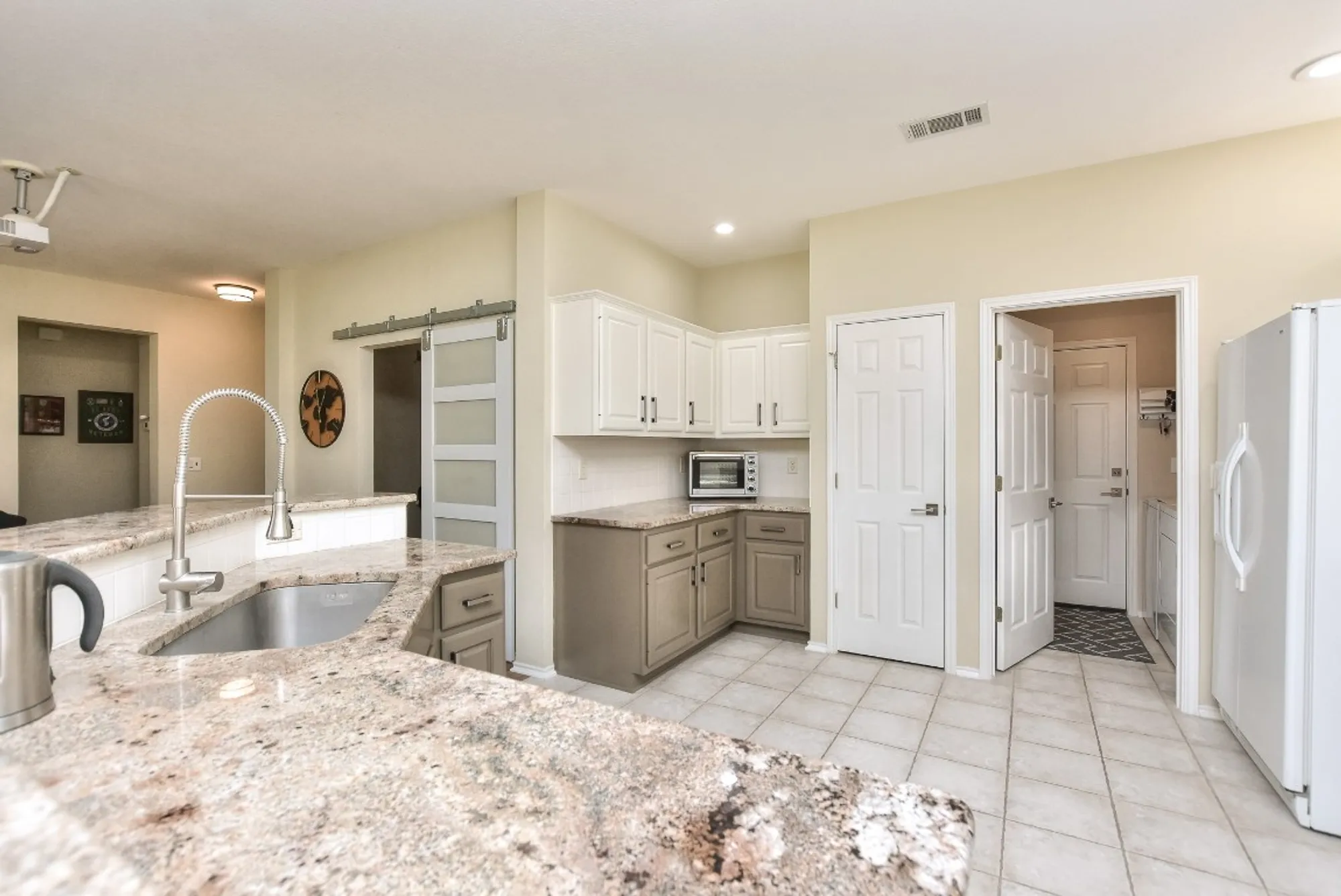 Property Slideshow image 14 of 31 | 116 dandelion dr, Georgetown, TX, 78633