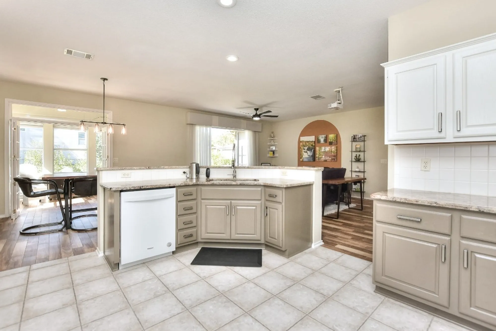 Property Slideshow image 18 of 31 | 116 dandelion dr, Georgetown, TX, 78633