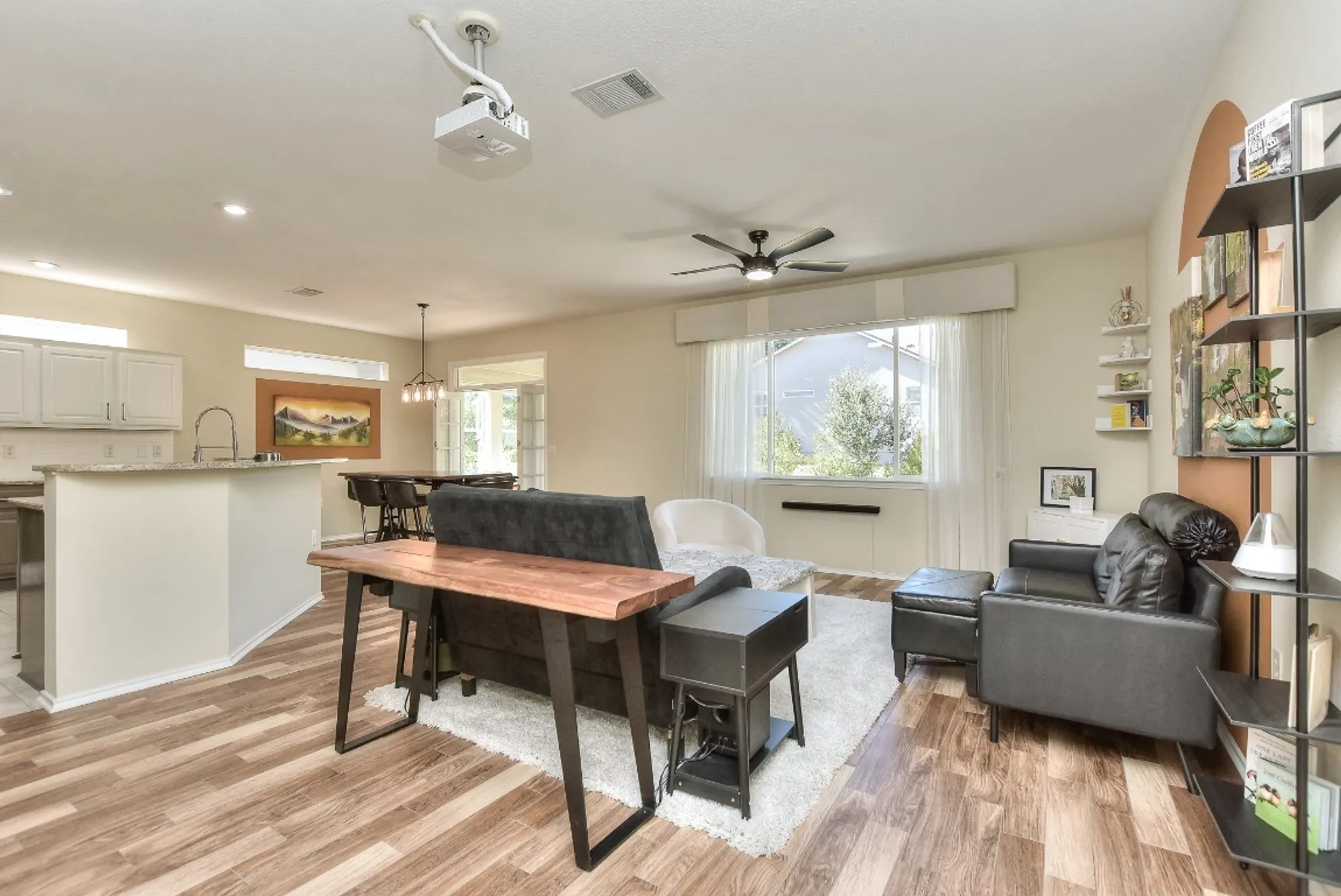 Property Slideshow image 5 of 31 | 116 dandelion dr, Georgetown, TX, 78633