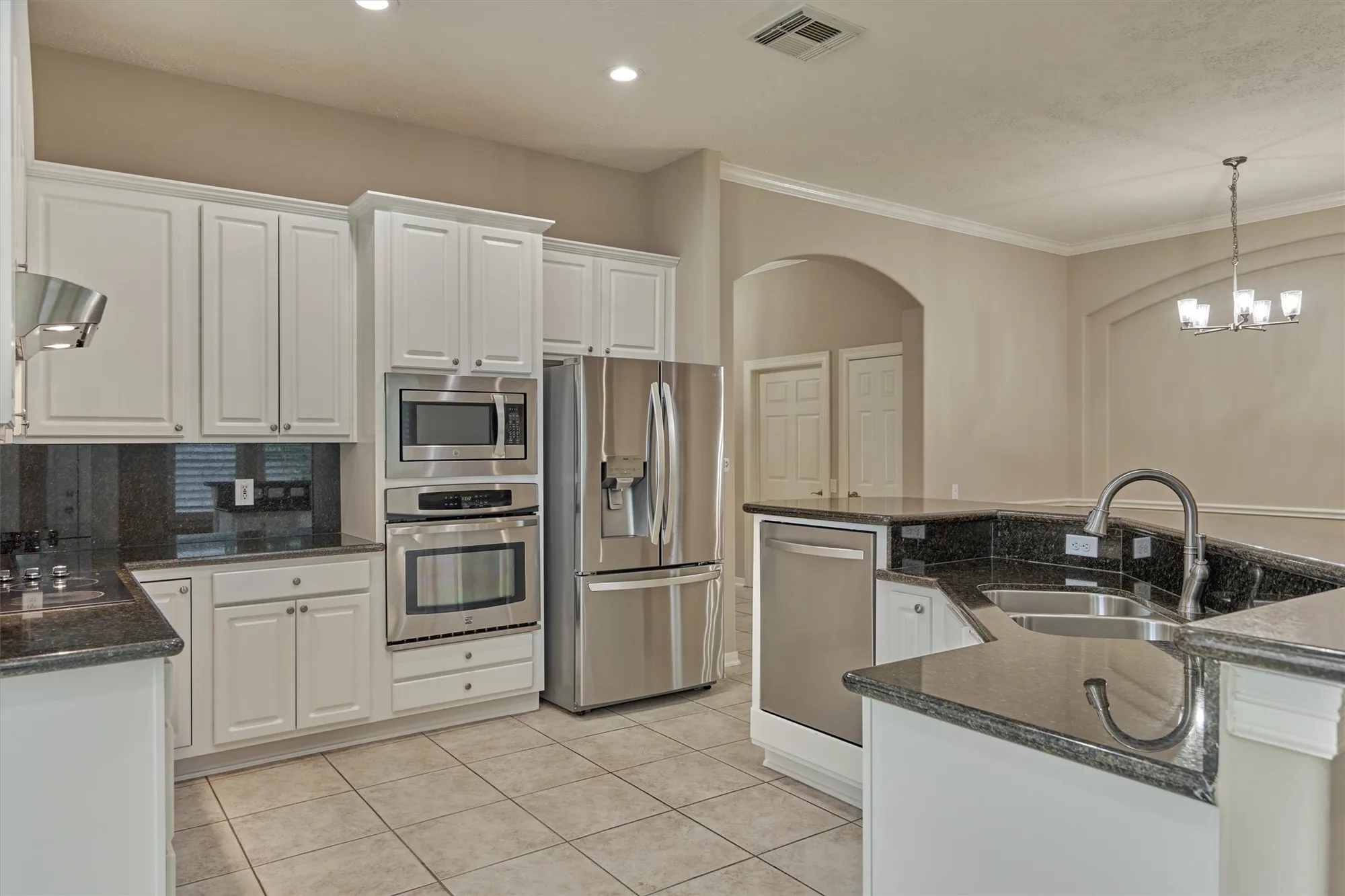 Property Slideshow image 22 of 38 | 6 wrenfield pl, The Woodlands, TX, 77384