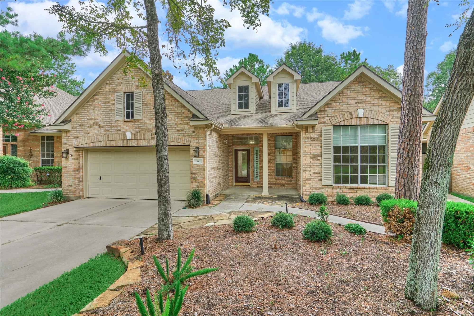Property Slideshow image 3 of 38 | 6 wrenfield pl, The Woodlands, TX, 77384
