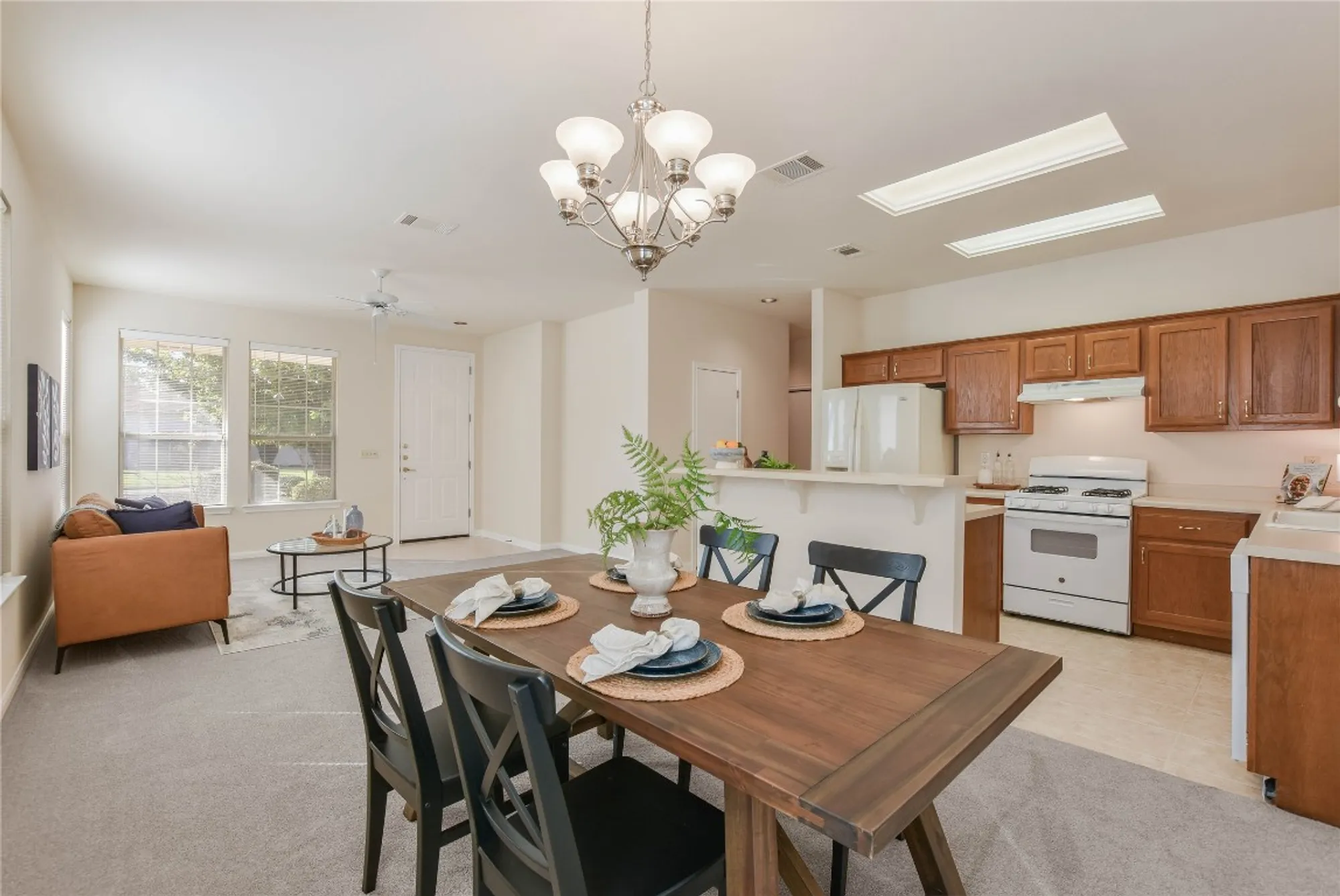 Property Slideshow image 12 of 40 | 112 anemone way, Georgetown, TX, 78633