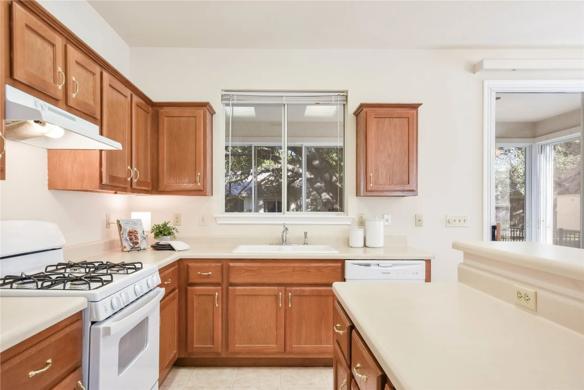 Property Slideshow image 13 of 40 | 112 anemone way, Georgetown, TX, 78633