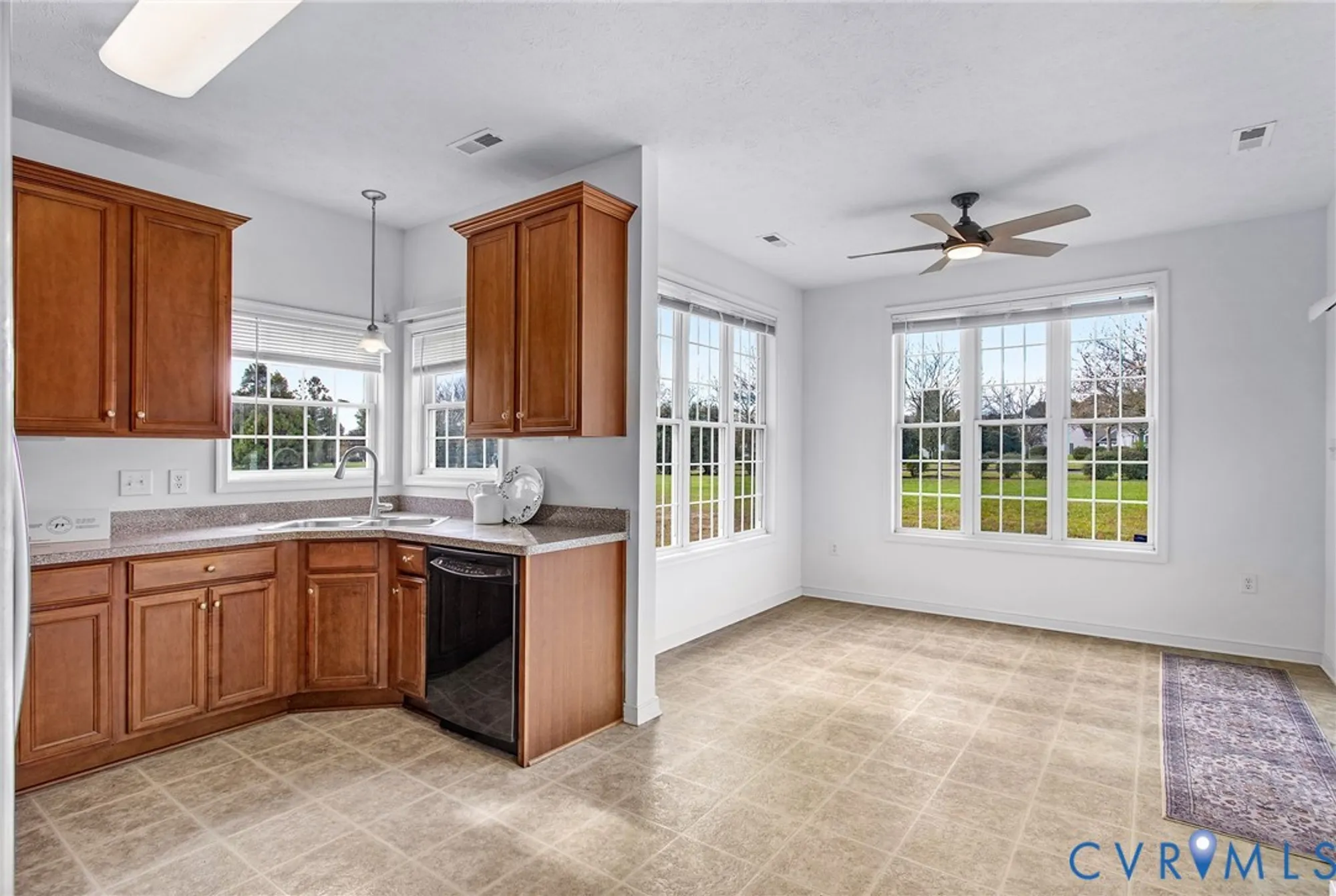 Property Slideshow image 10 of 36 | 7420 settlers ridge ct, Henrico, VA, 23231