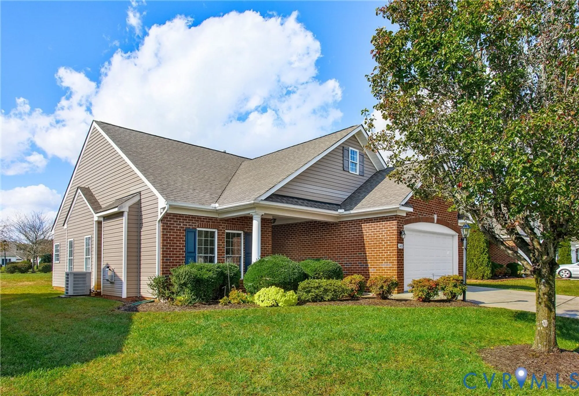 Property Slideshow image 2 of 36 | 7420 settlers ridge ct, Henrico, VA, 23231