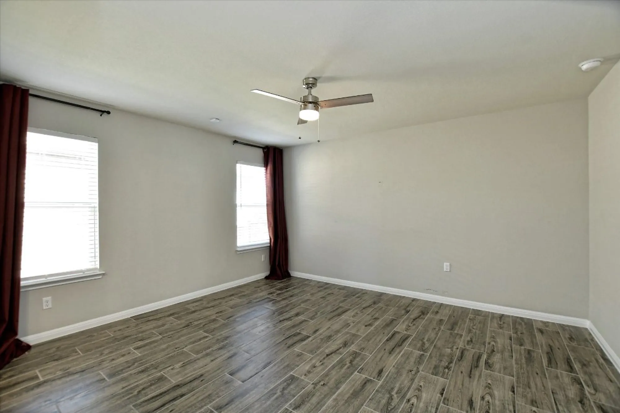 Property Slideshow image 19 of 28 | 215 comal ln, Georgetown, TX, 78633