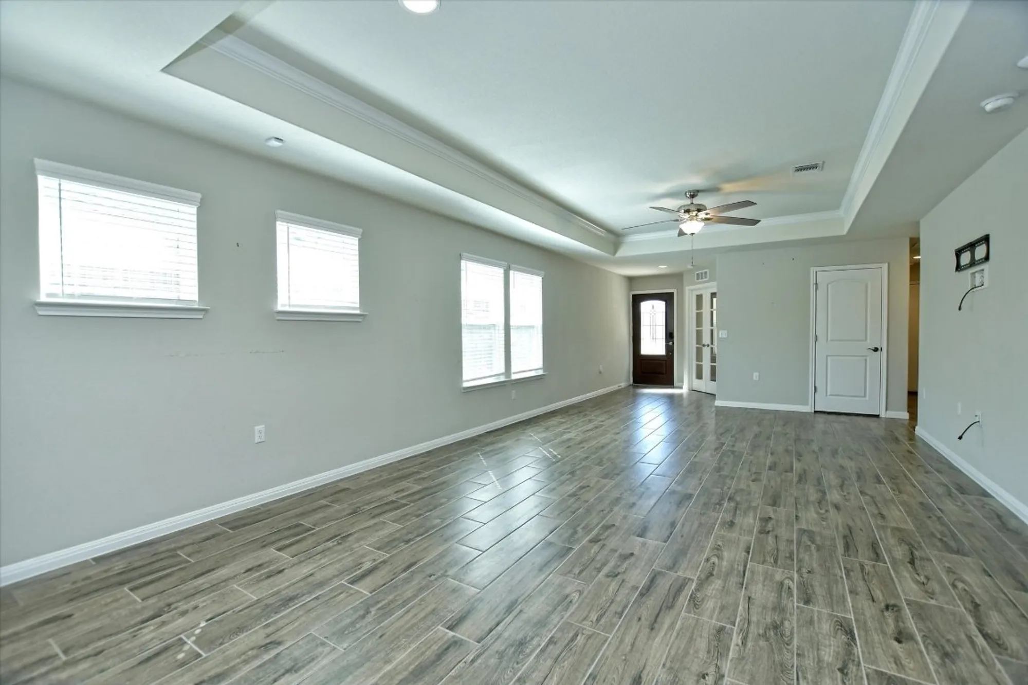 Property Slideshow image 12 of 28 | 215 comal ln, Georgetown, TX, 78633