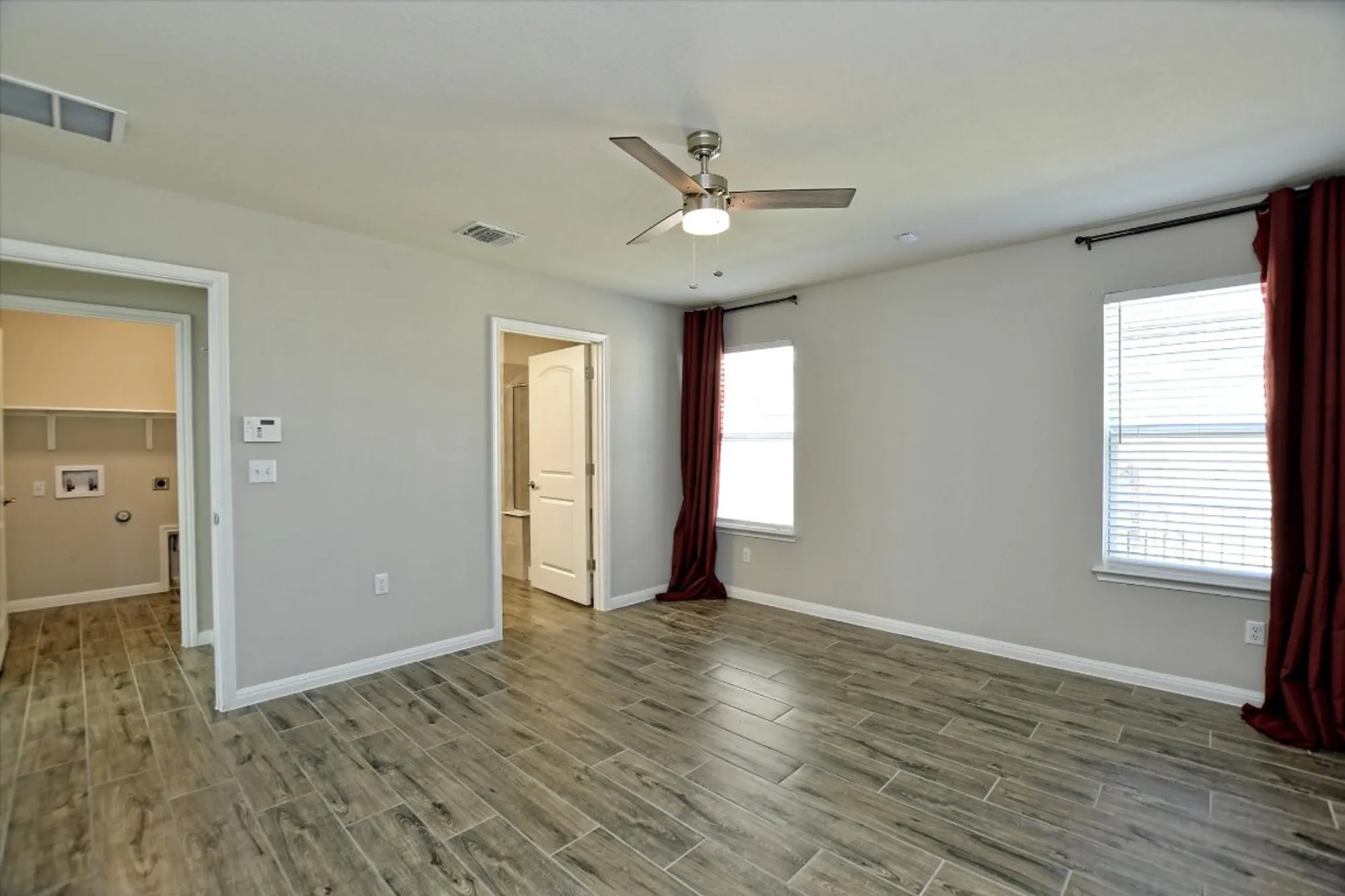 Property Slideshow image 20 of 28 | 215 comal ln, Georgetown, TX, 78633