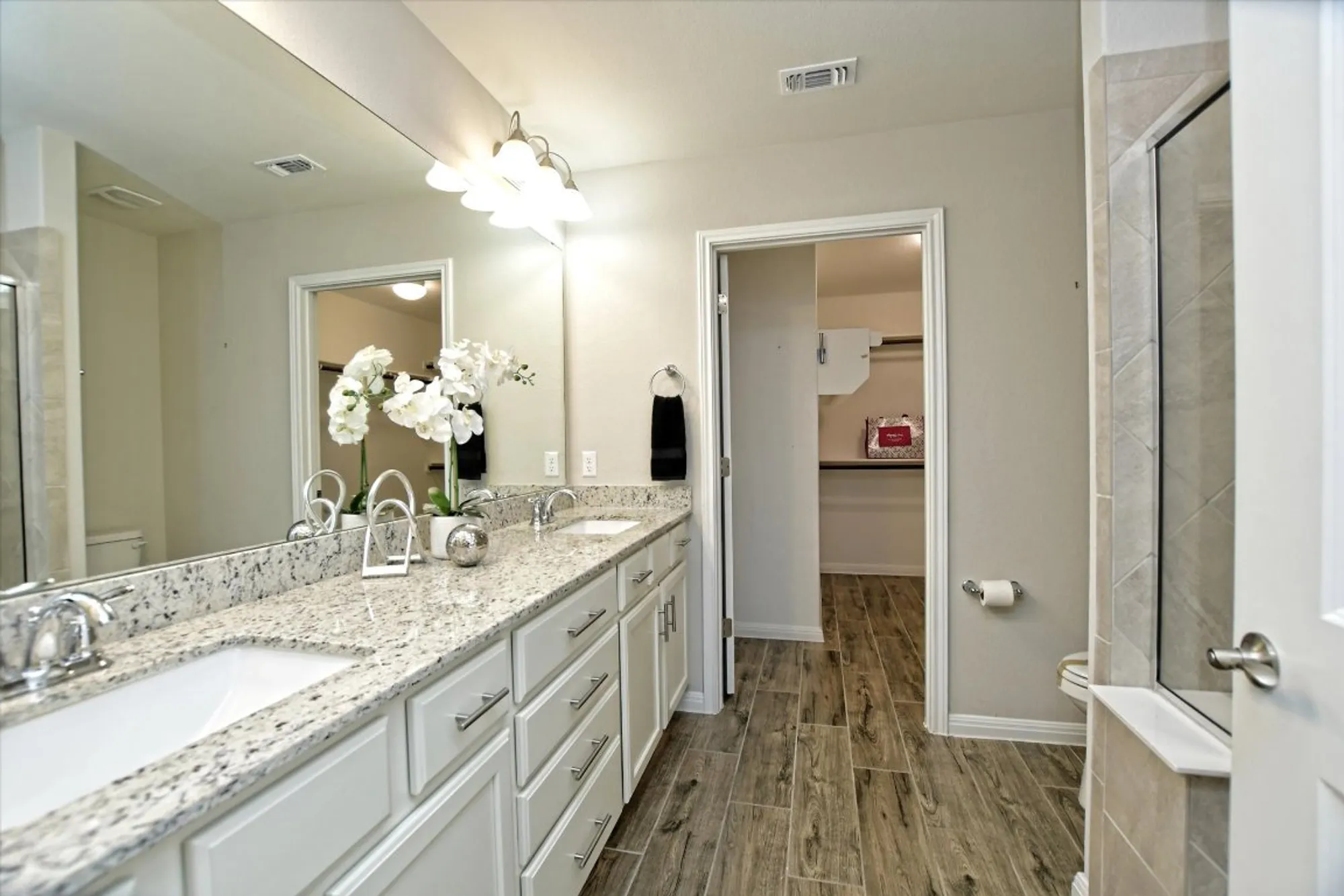 Property Slideshow image 21 of 28 | 215 comal ln, Georgetown, TX, 78633