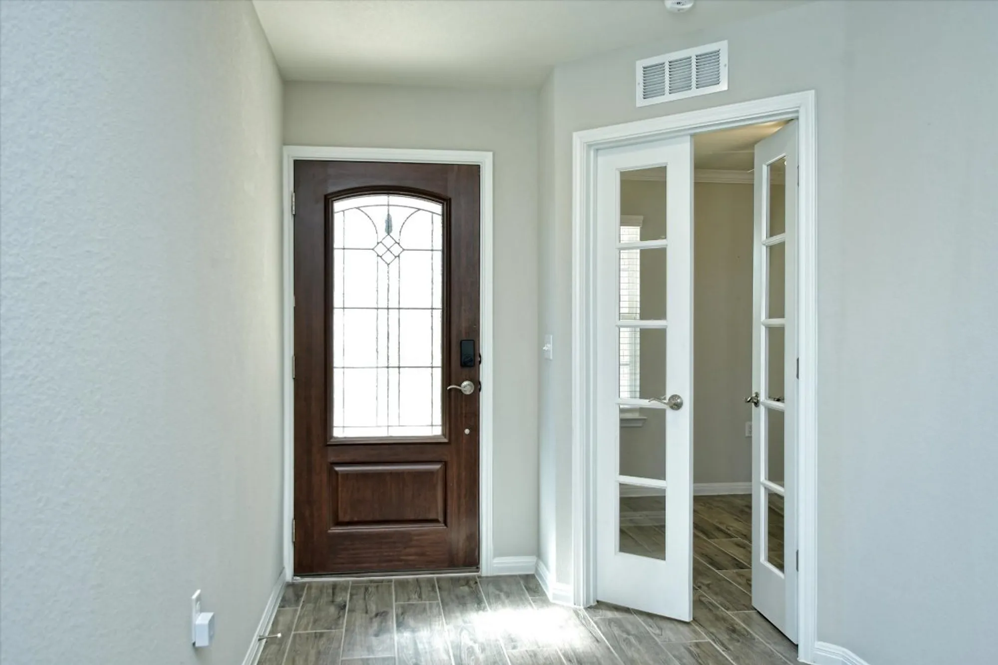 Property Slideshow image 4 of 28 | 215 comal ln, Georgetown, TX, 78633