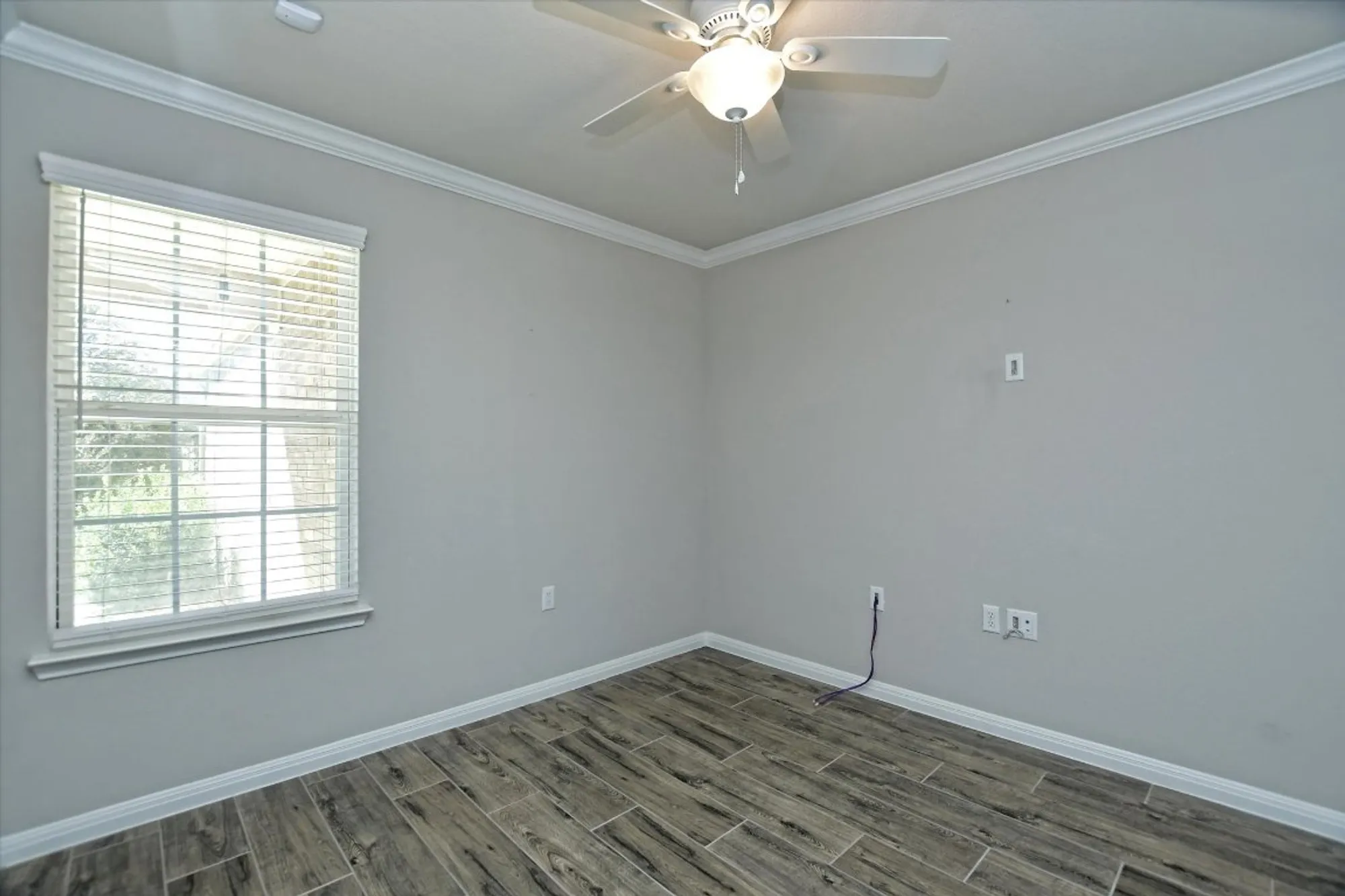 Property Slideshow image 5 of 28 | 215 comal ln, Georgetown, TX, 78633