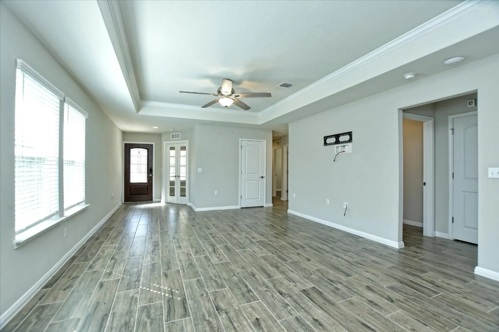 Property Slideshow image 7 of 28 | 215 comal ln, Georgetown, TX, 78633