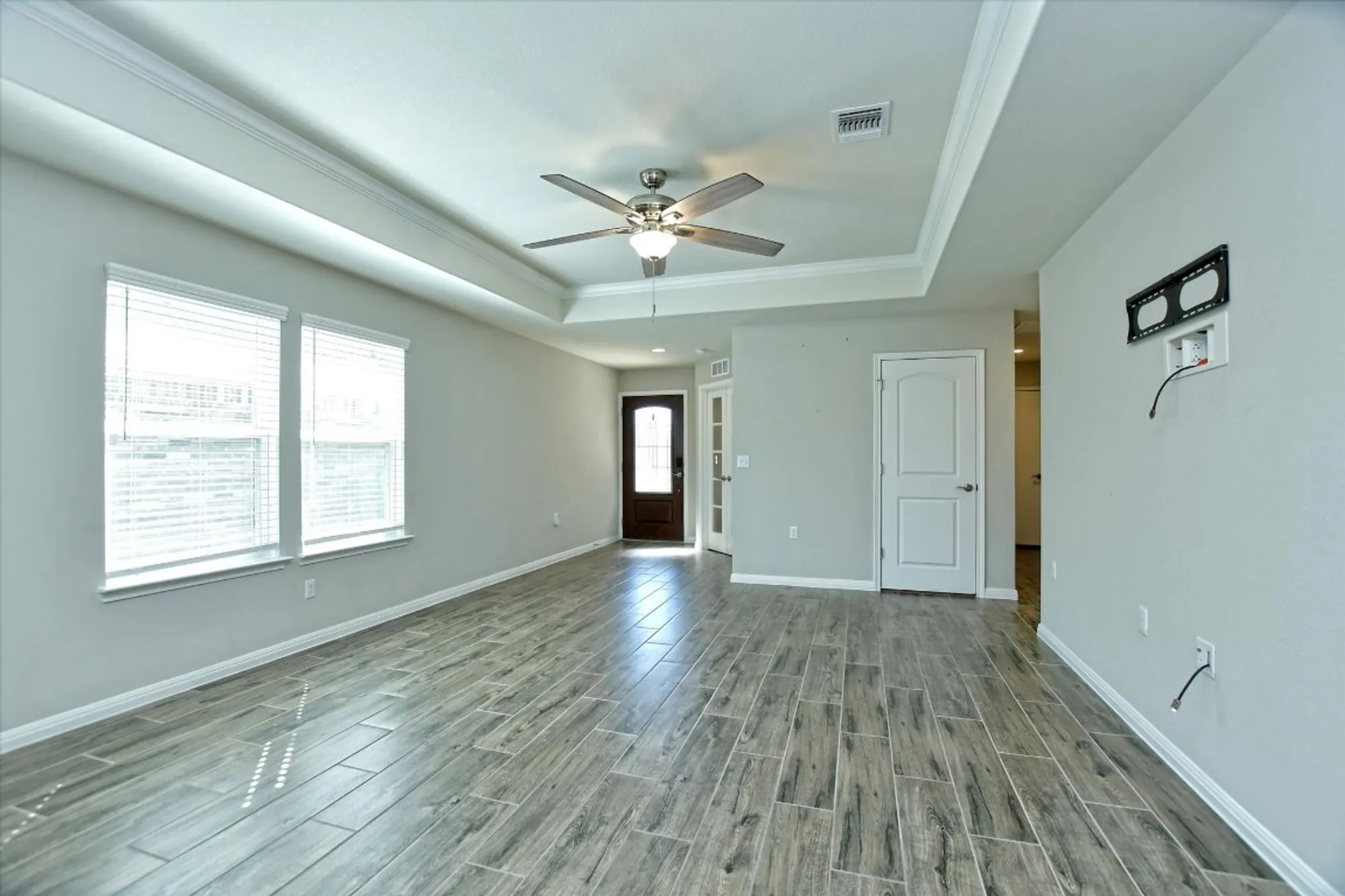 Property Slideshow image 8 of 28 | 215 comal ln, Georgetown, TX, 78633