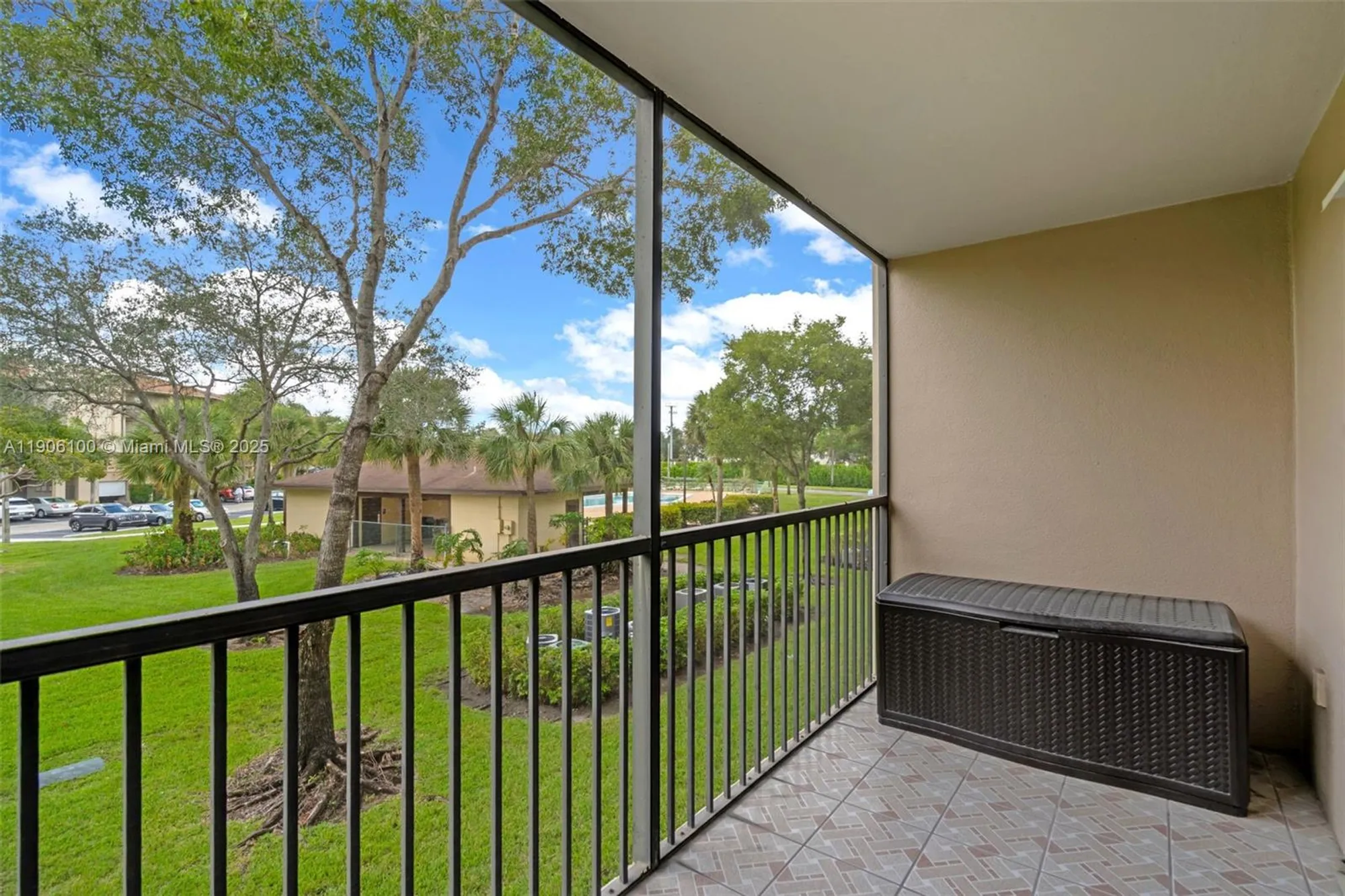 Property Slideshow image 14 of 18 | 550 sw 137th ave apt 208l, Pembroke Pines, FL, 33027
