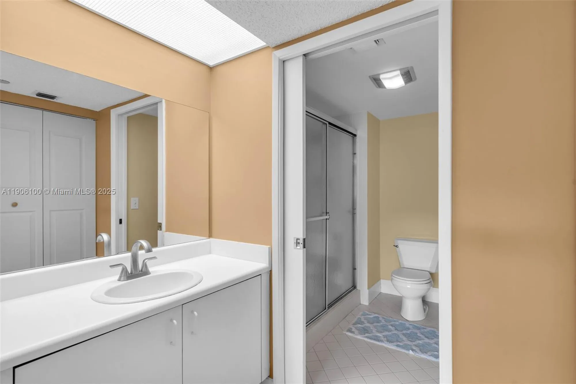 Property Slideshow image 8 of 18 | 550 sw 137th ave apt 208l, Pembroke Pines, FL, 33027