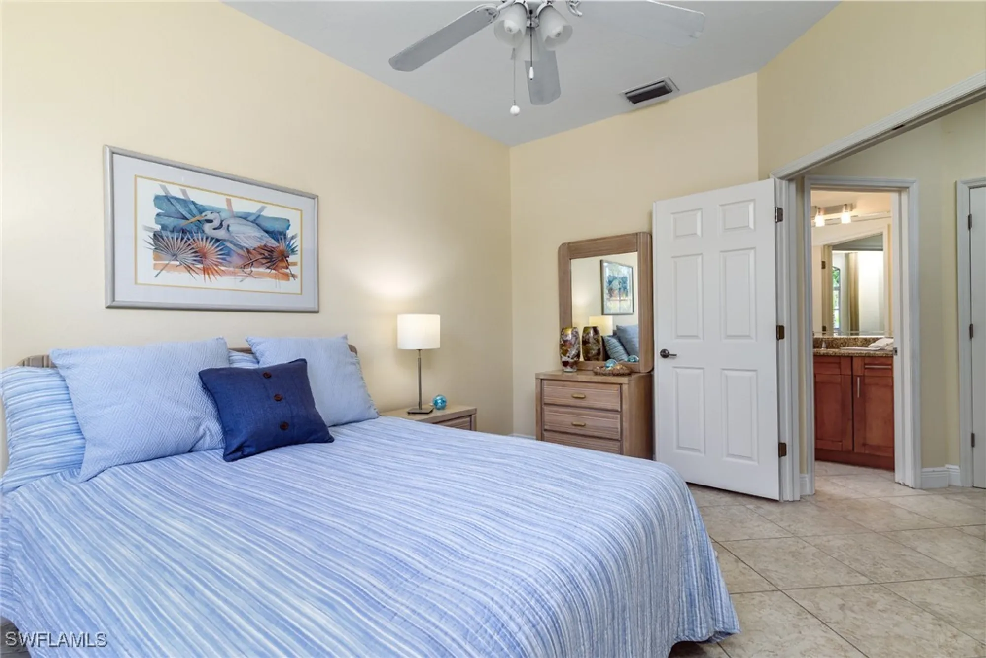 Property Slideshow image 16 of 32 | 66 fountain cir, Naples, FL, 34119