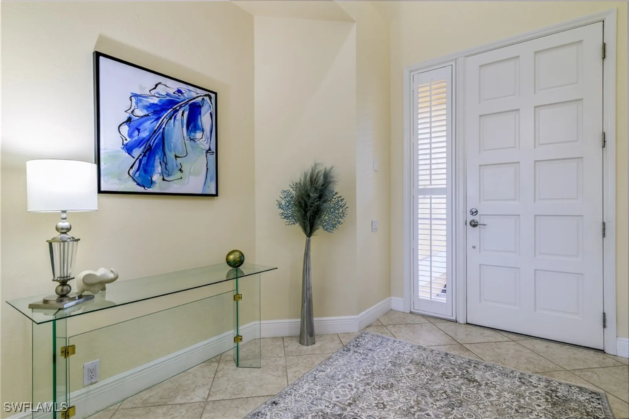 Property Slideshow image 10 of 32 | 66 fountain cir, Naples, FL, 34119