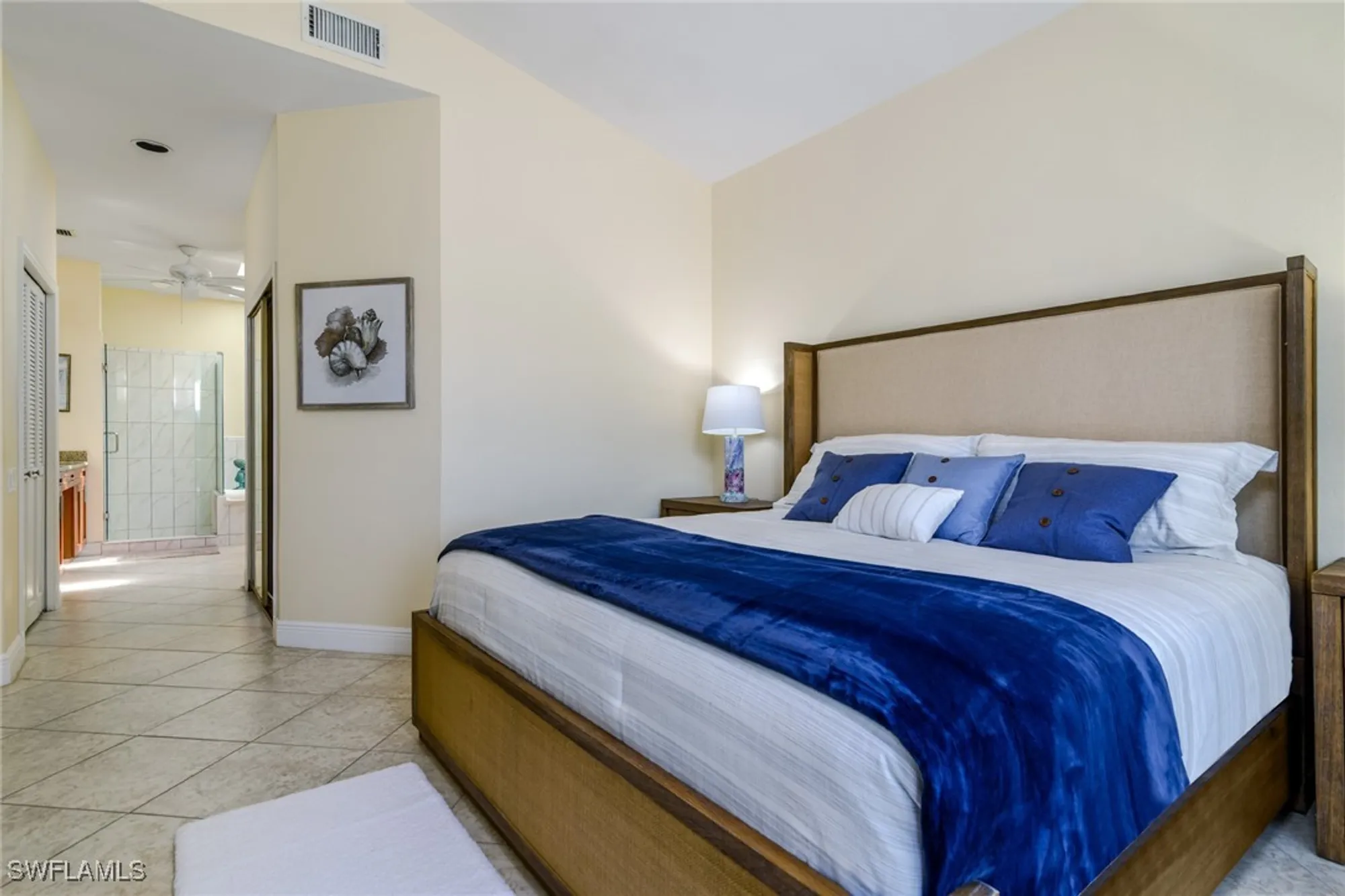 Property Slideshow image 12 of 32 | 66 fountain cir, Naples, FL, 34119