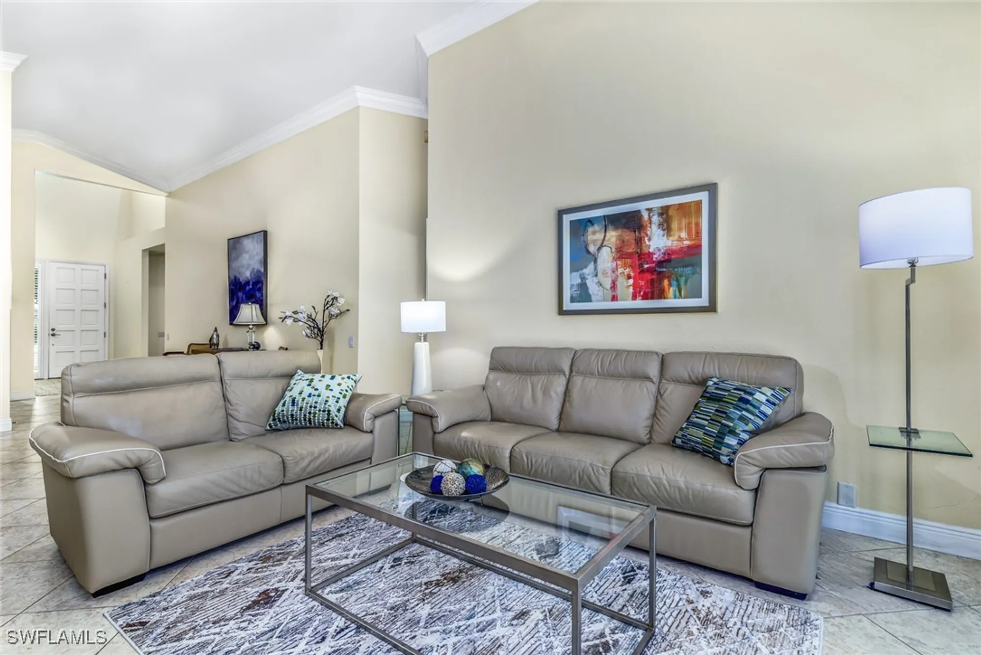 Property Slideshow image 8 of 32 | 66 fountain cir, Naples, FL, 34119