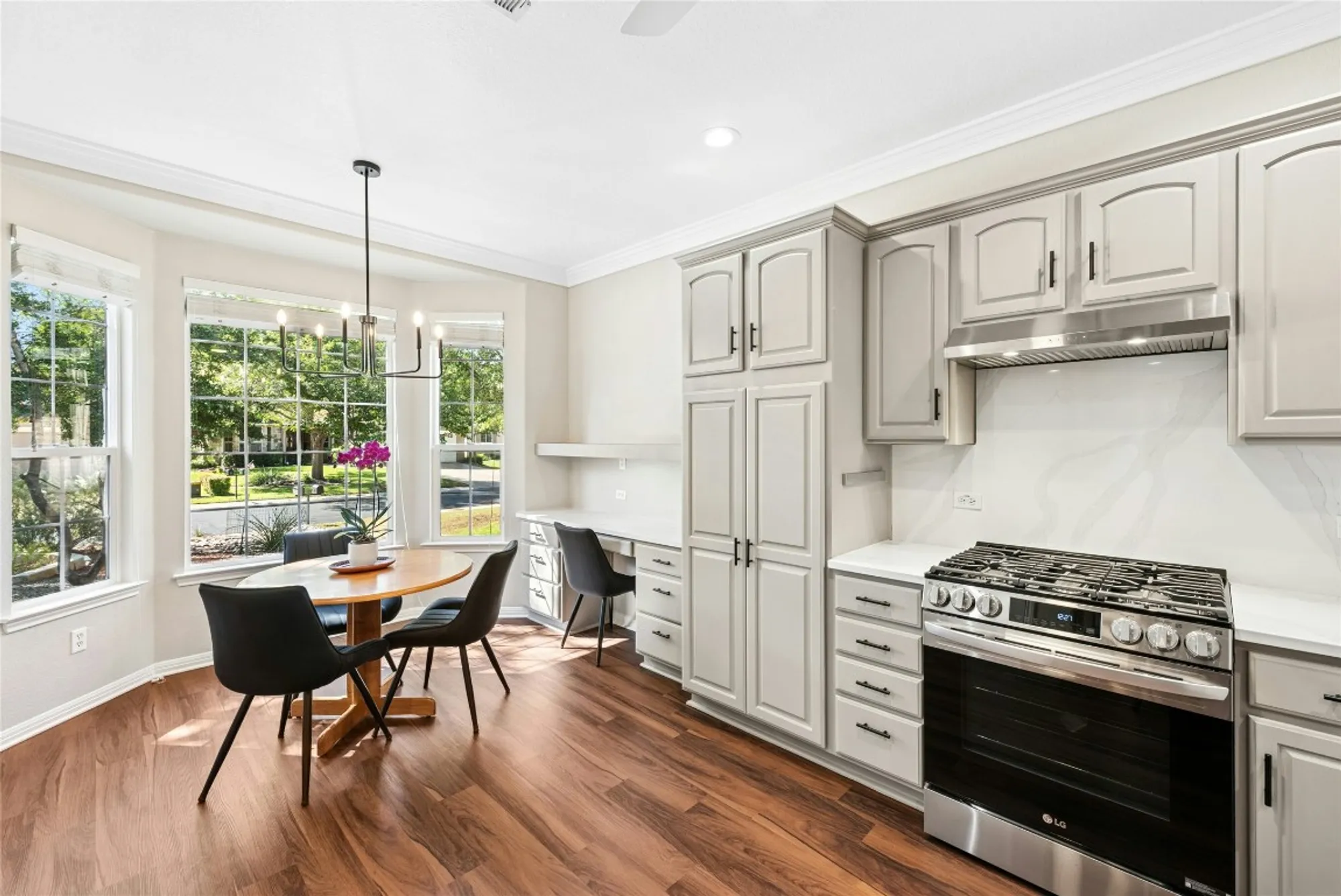 Property Slideshow image 14 of 40 | 110 harness ln, Georgetown, TX, 78633