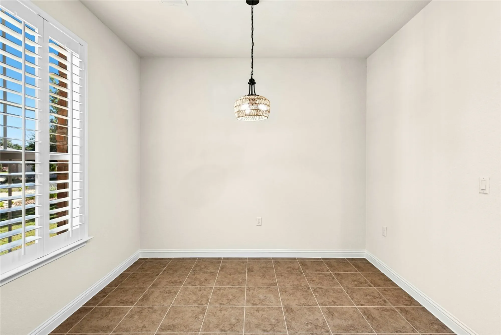 Property Slideshow image 15 of 35 | 914 dome peak ln, Georgetown, TX, 78633