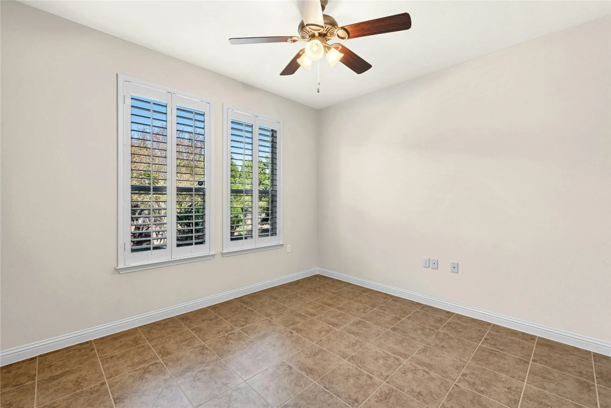 Property Slideshow image 17 of 35 | 914 dome peak ln, Georgetown, TX, 78633