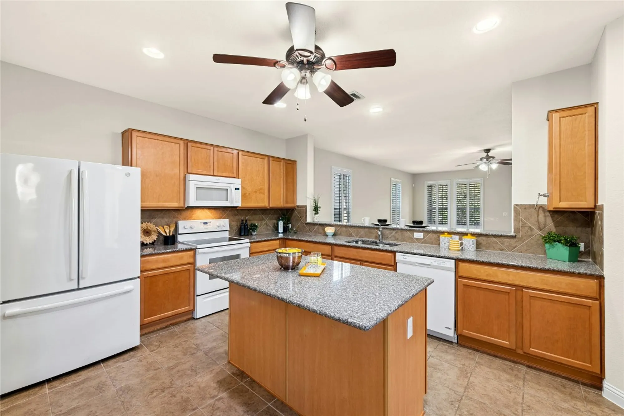 Property Slideshow image 10 of 35 | 914 dome peak ln, Georgetown, TX, 78633