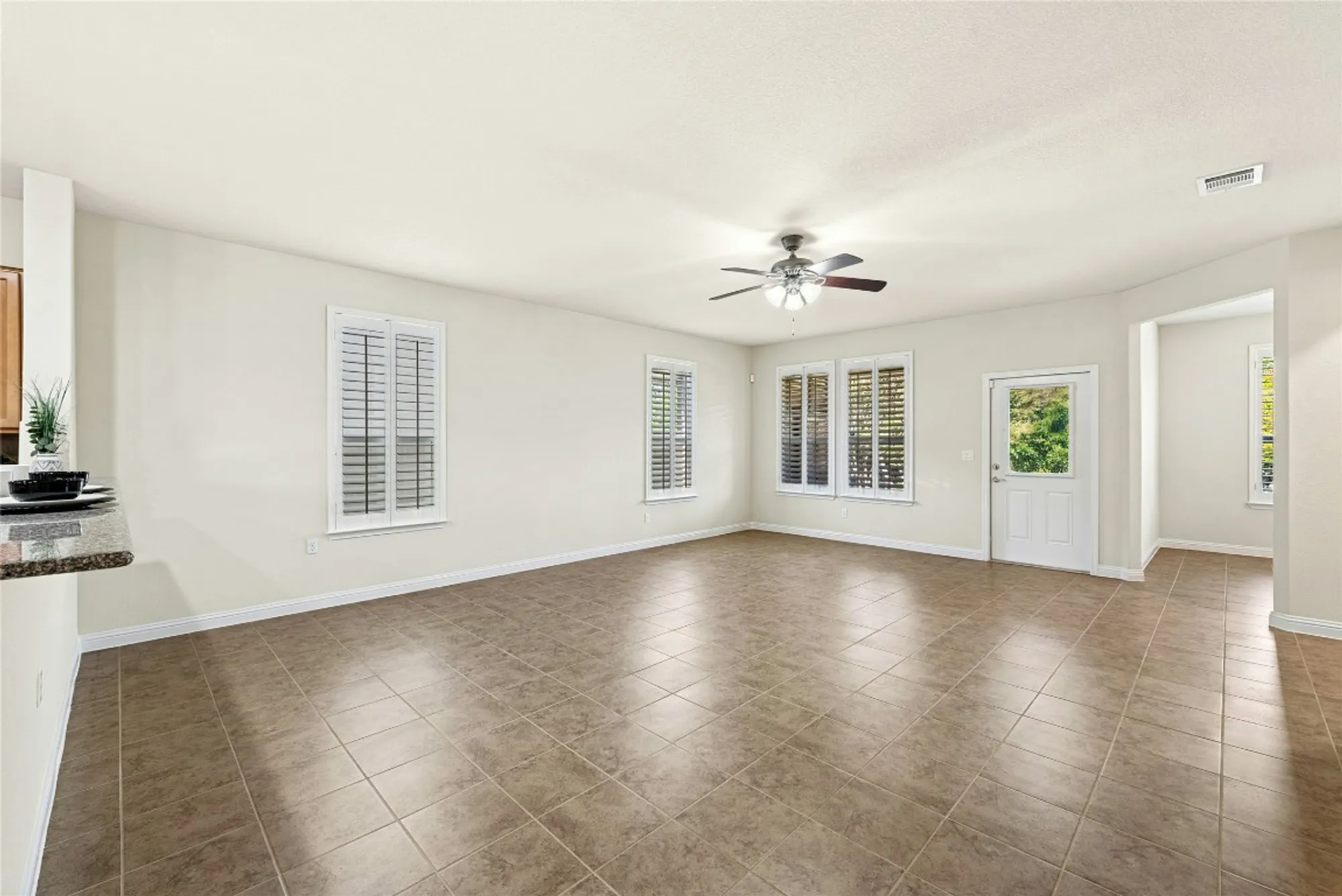 Property Slideshow image 5 of 35 | 914 dome peak ln, Georgetown, TX, 78633