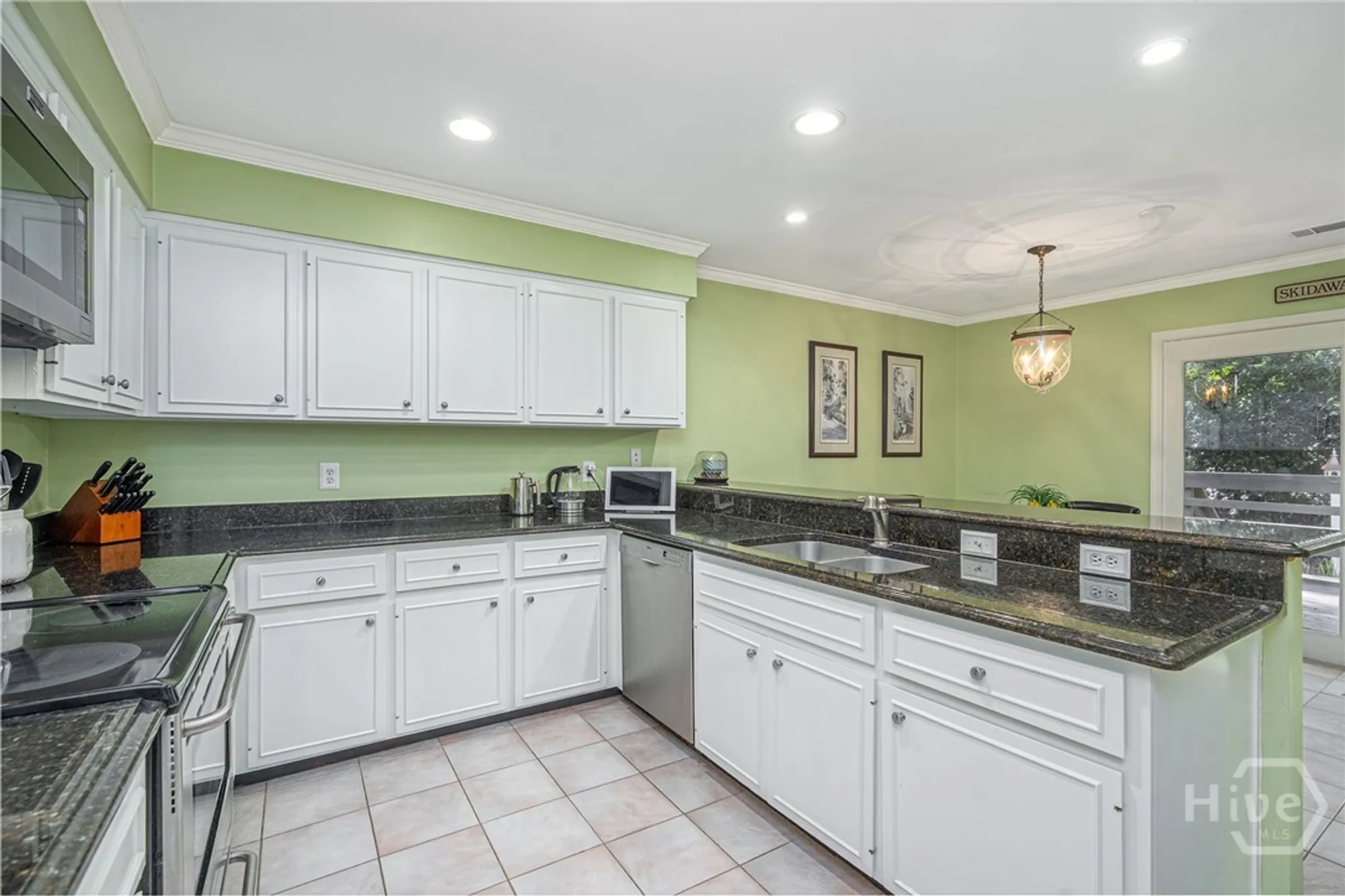 Property Slideshow image 14 of 40 | 5 pelham rd, Savannah, GA, 31411