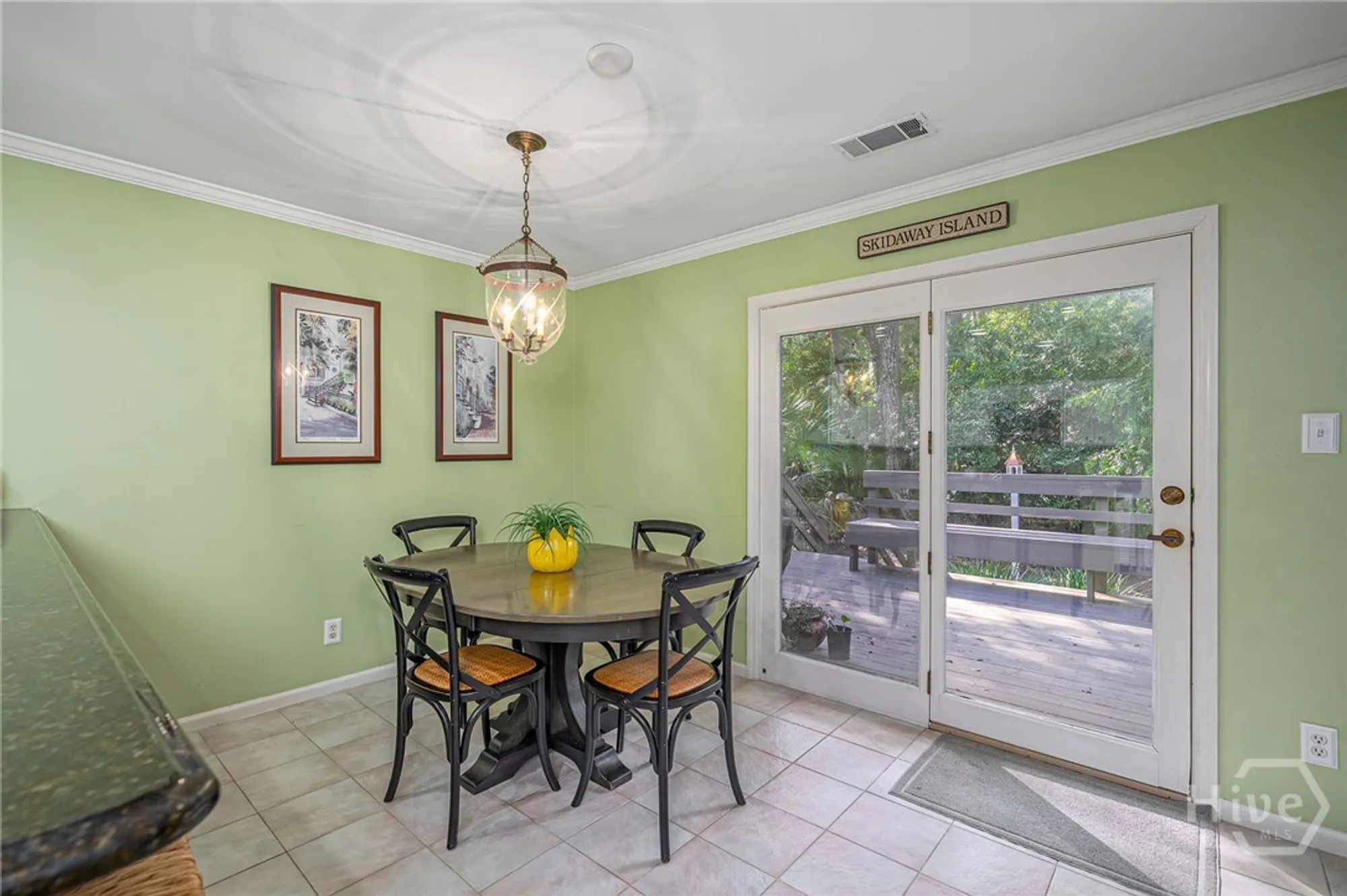 Property Slideshow image 10 of 40 | 5 pelham rd, Savannah, GA, 31411