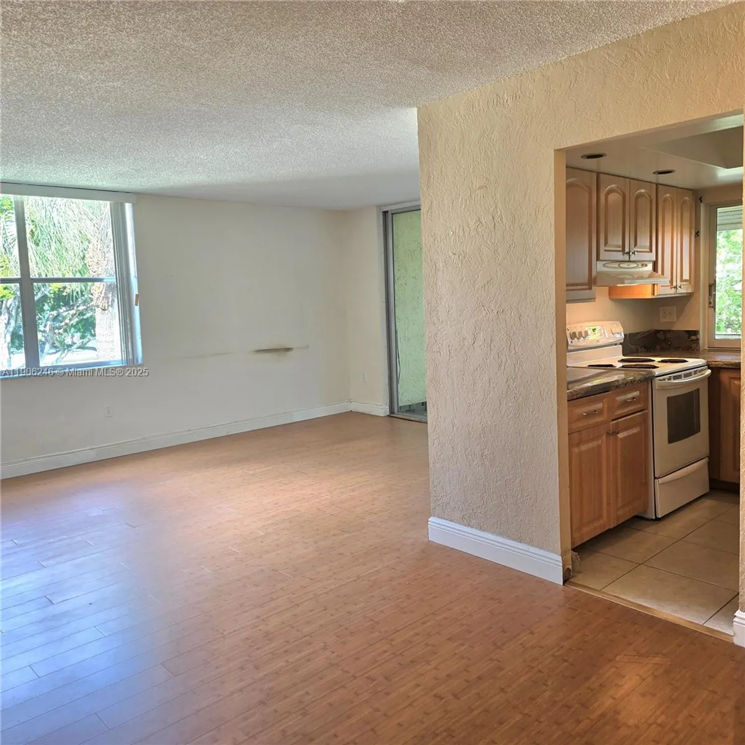 Property Slideshow image 15 of 31 | 9070 lime bay blvd 301, Tamarac, FL, 33321