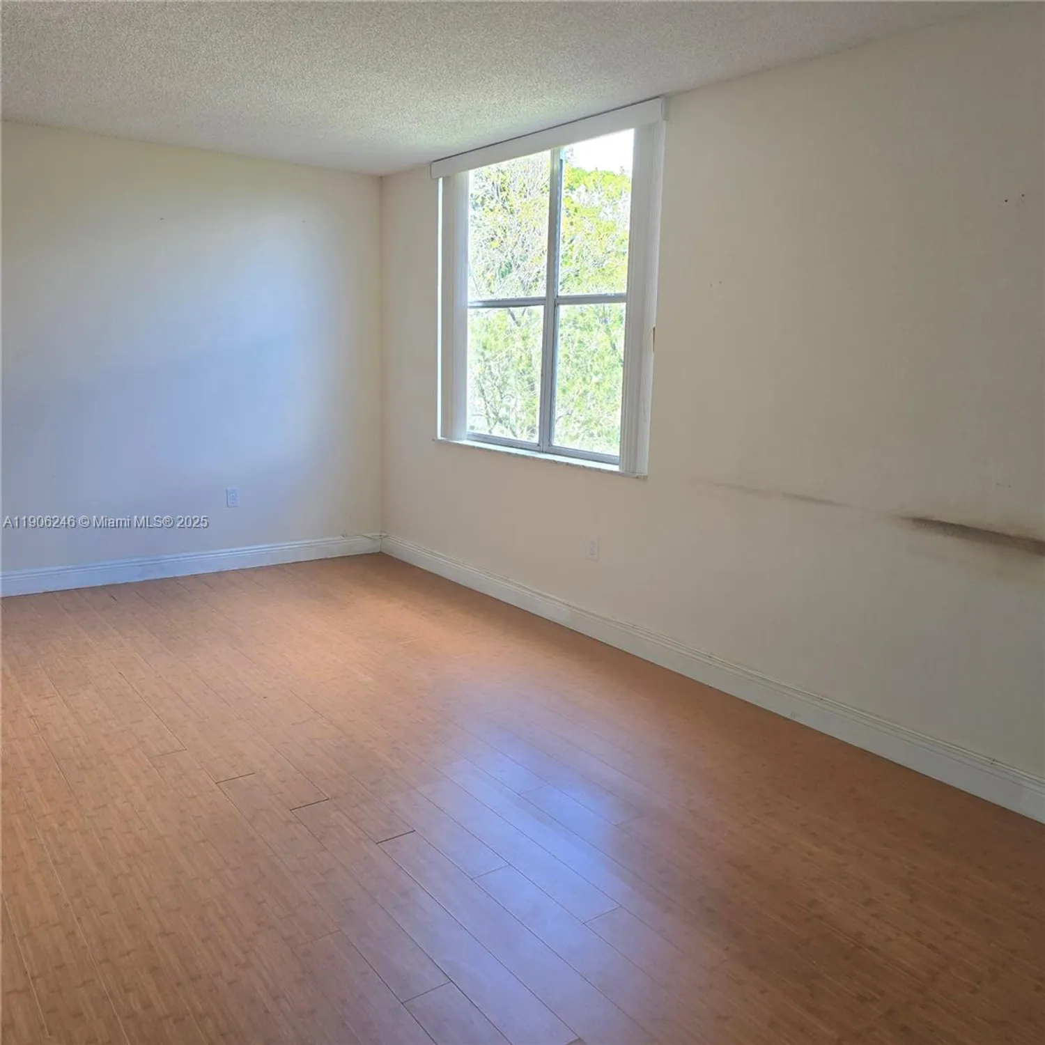 Property Slideshow image 11 of 31 | 9070 lime bay blvd 301, Tamarac, FL, 33321