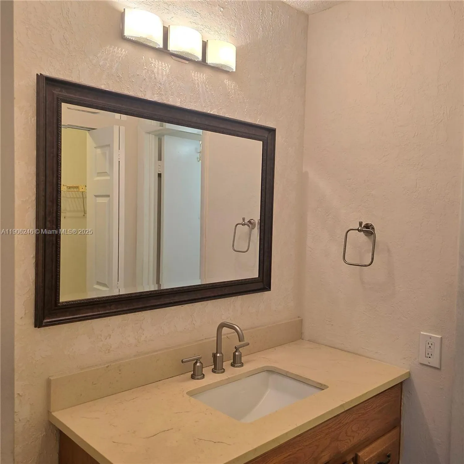 Property Slideshow image 21 of 31 | 9070 lime bay blvd 301, Tamarac, FL, 33321