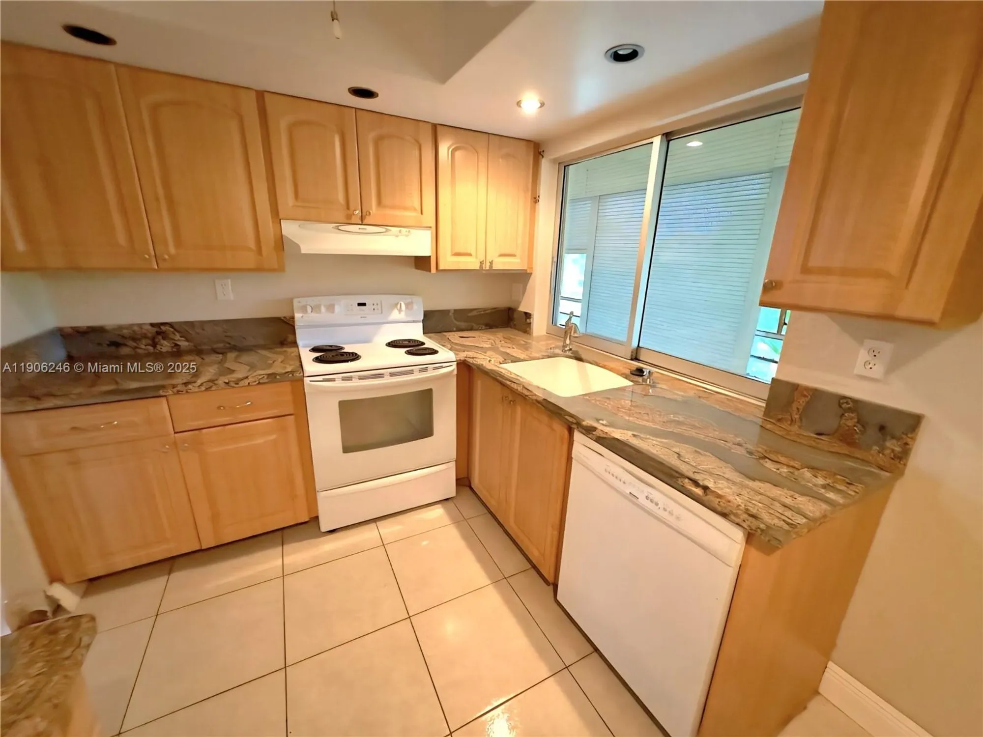 Property Slideshow image 7 of 31 | 9070 lime bay blvd 301, Tamarac, FL, 33321