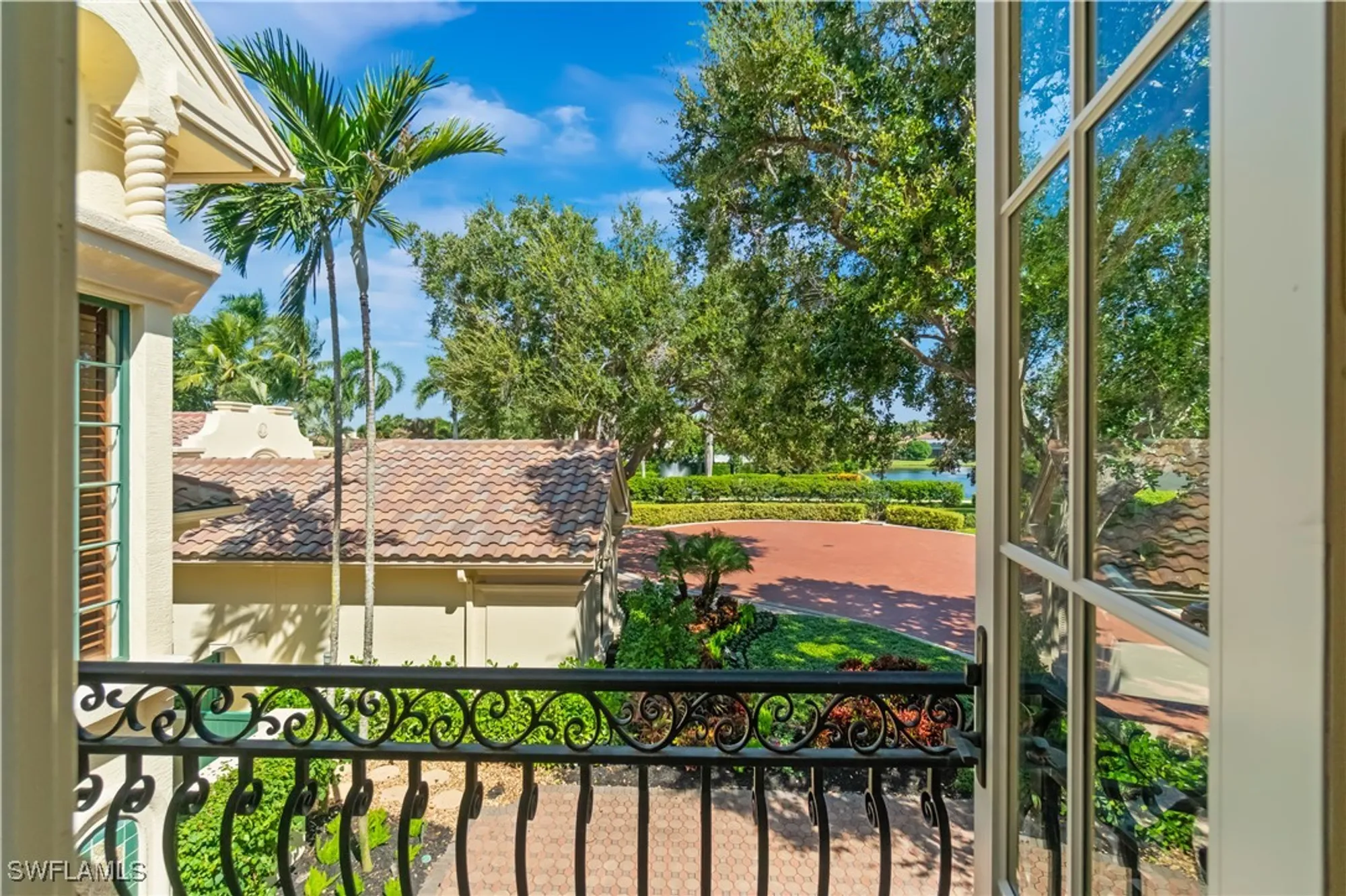 Property Slideshow image 15 of 33 | 8169 via vecchia, Naples, FL, 34108