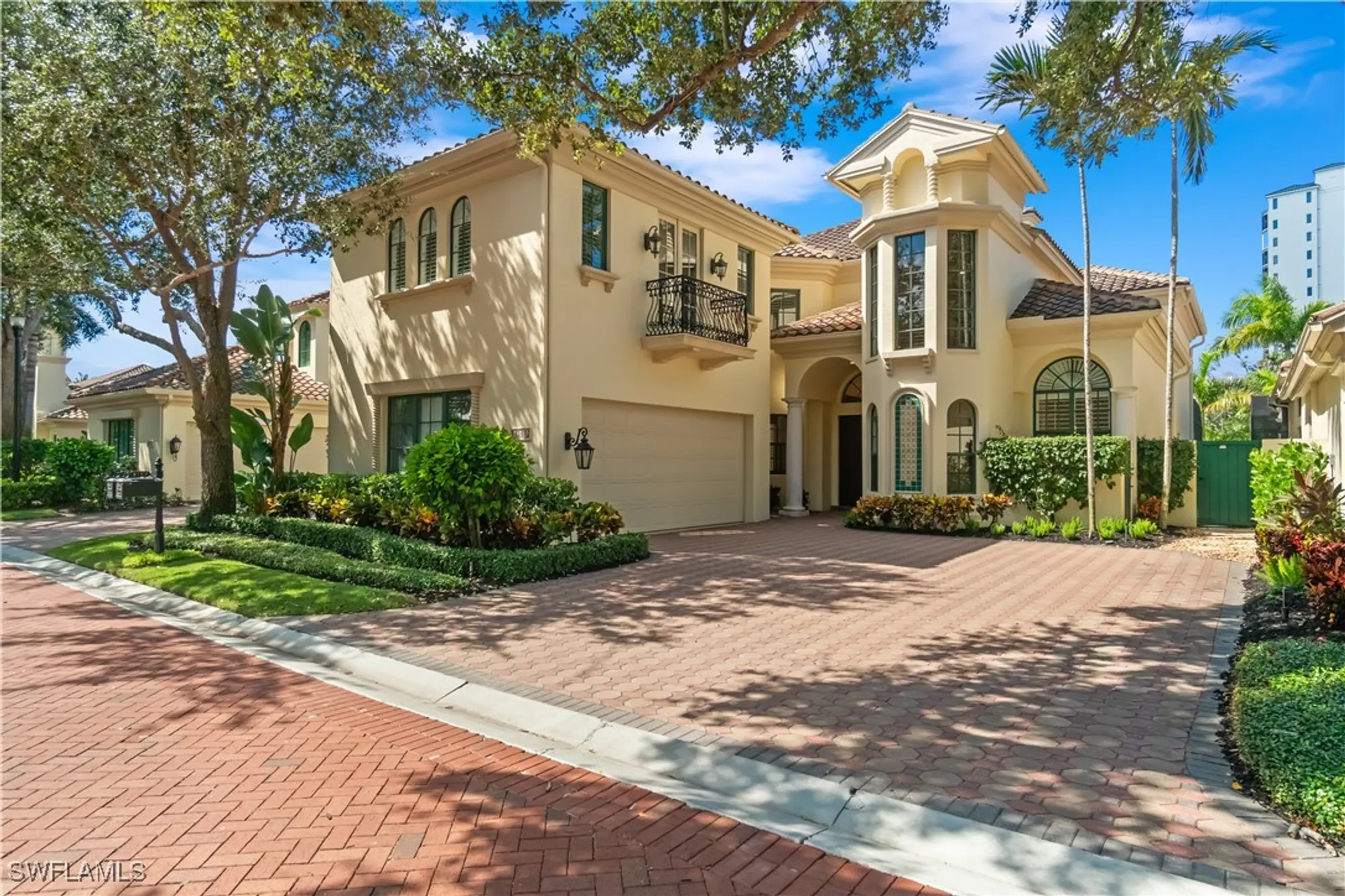 Property Slideshow image 17 of 33 | 8169 via vecchia, Naples, FL, 34108