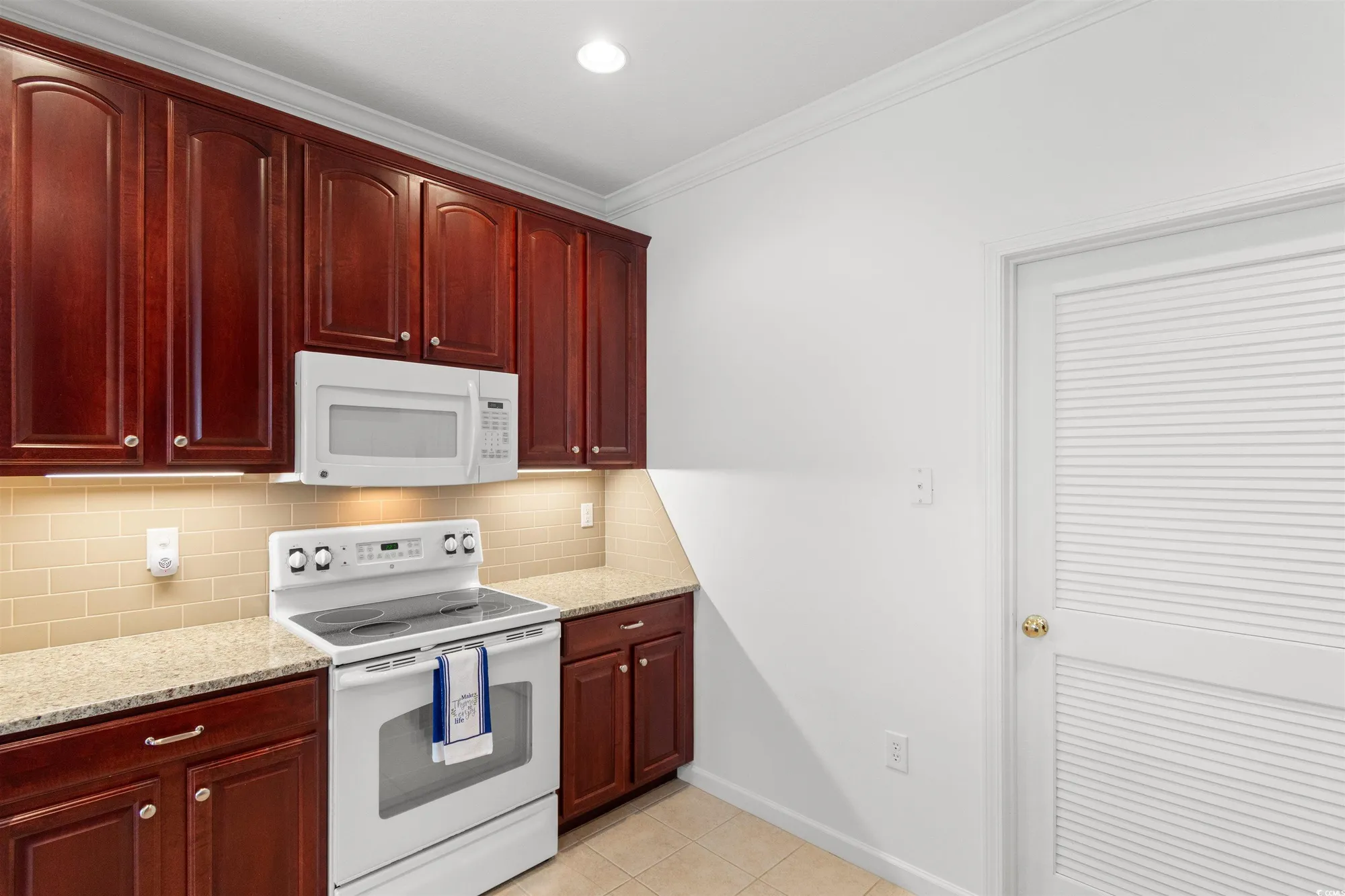 Property Slideshow image 8 of 39 | 332 black oak ln 102, Murrells Inlet, SC, 29576