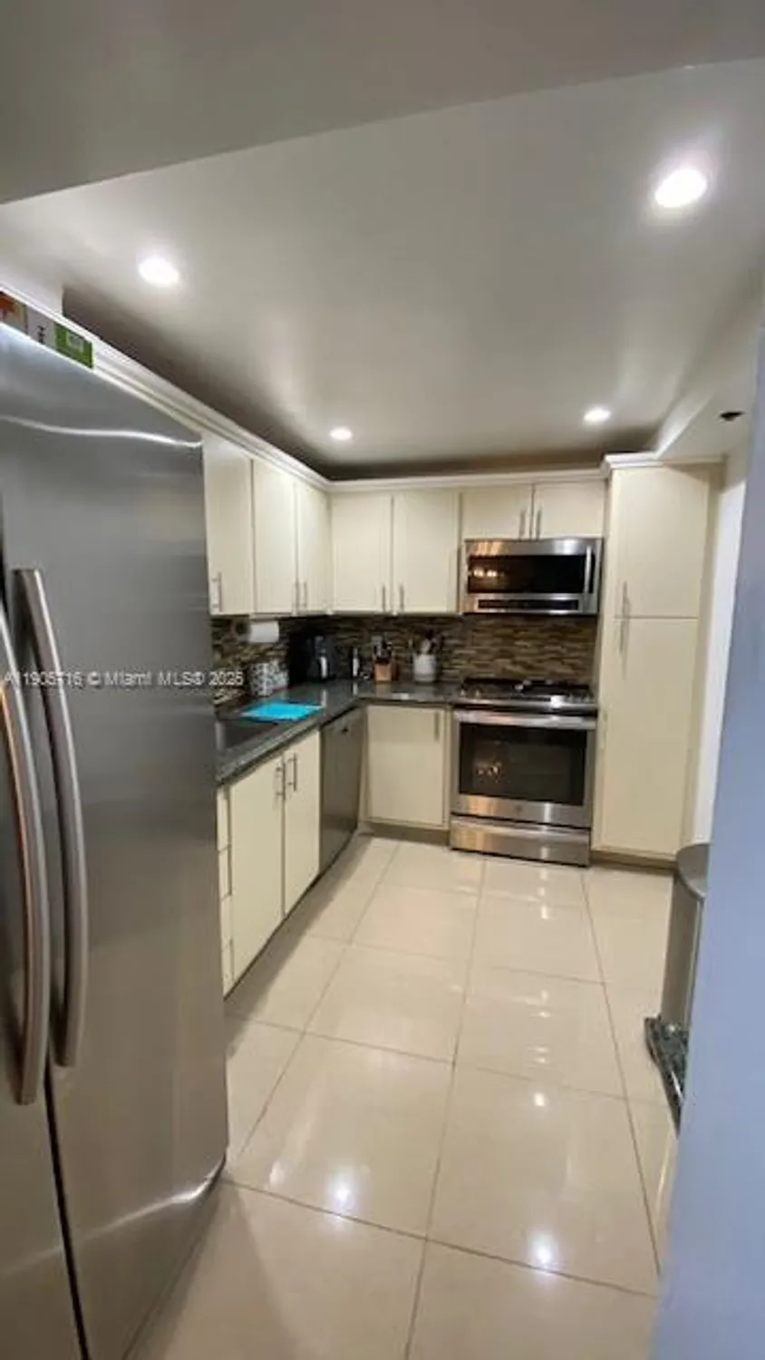 Property Slideshow image 5 of 21 | 1100 saint charles pl ph 15, Pembroke Pines, FL, 33026