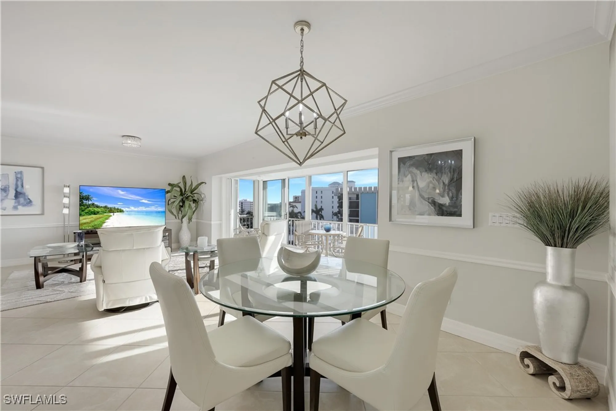 Property Slideshow image 17 of 25 | 3401 gulf shore blvd 605, Naples, FL, 34103