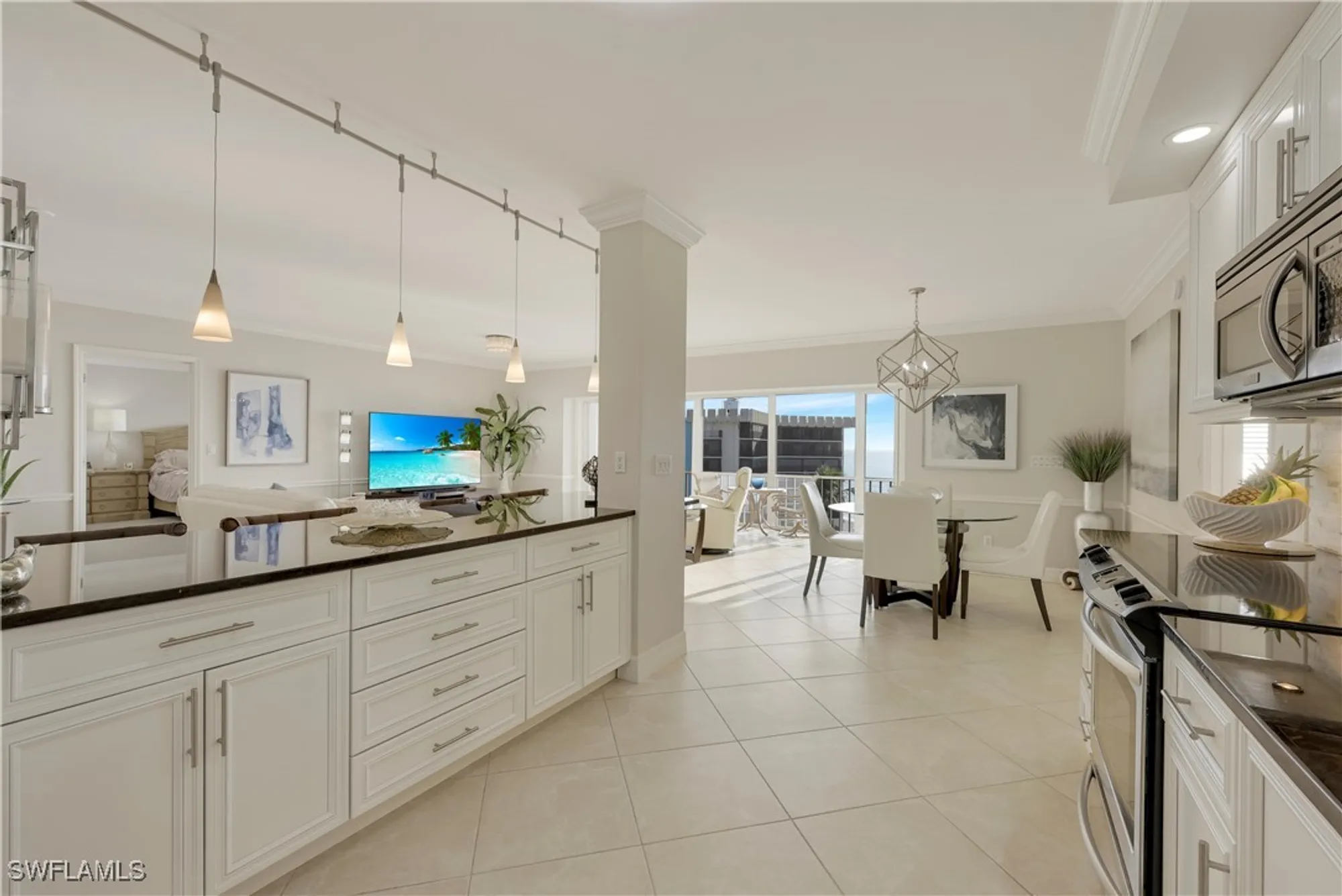 Property Slideshow image 19 of 25 | 3401 gulf shore blvd 605, Naples, FL, 34103