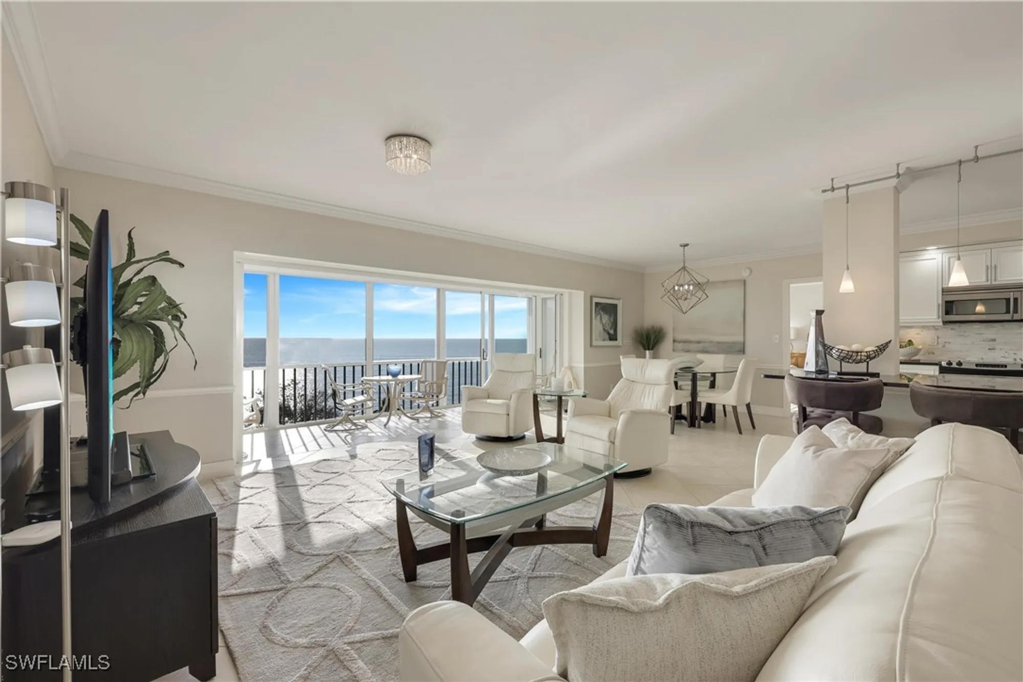 Property Slideshow image 4 of 25 | 3401 gulf shore blvd 605, Naples, FL, 34103