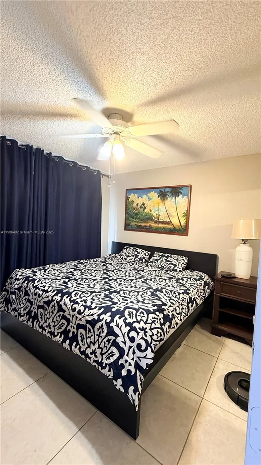 Property Slideshow image 13 of 32 | 571 sw 142nd ave apt 310, Pembroke Pines, FL, 33027