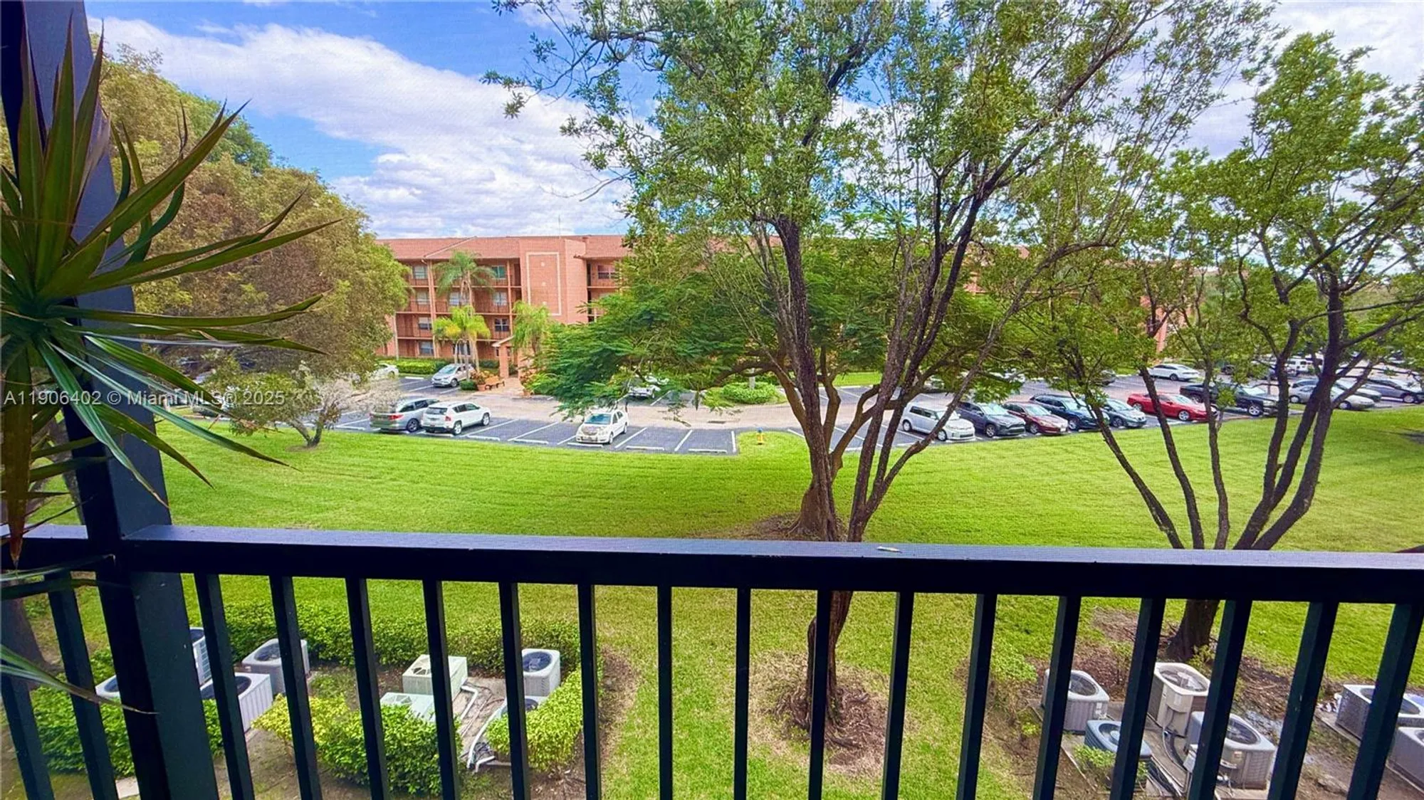 Property Slideshow image 24 of 32 | 571 sw 142nd ave apt 310, Pembroke Pines, FL, 33027