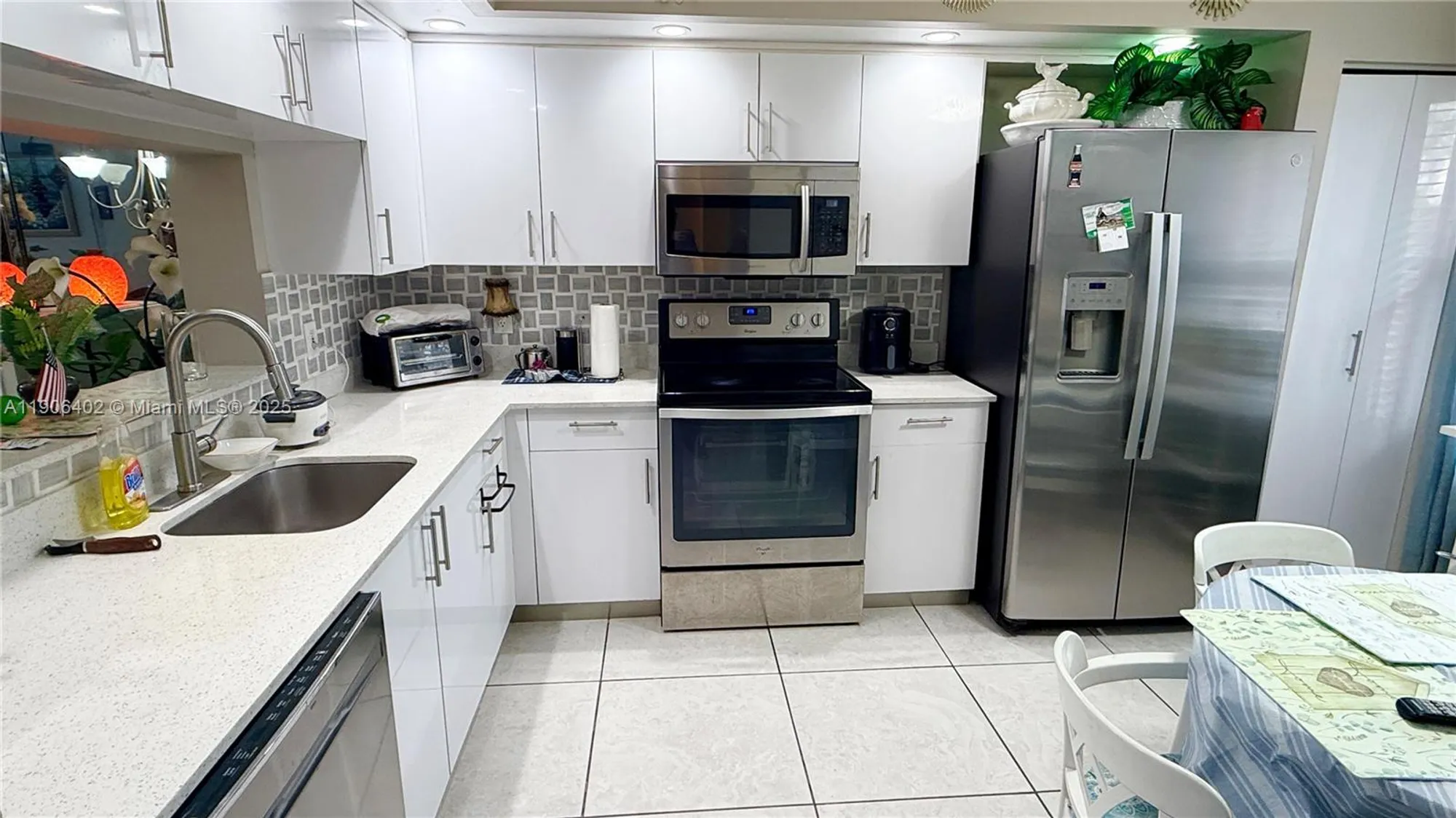 Property Slideshow image 8 of 32 | 571 sw 142nd ave apt 310, Pembroke Pines, FL, 33027