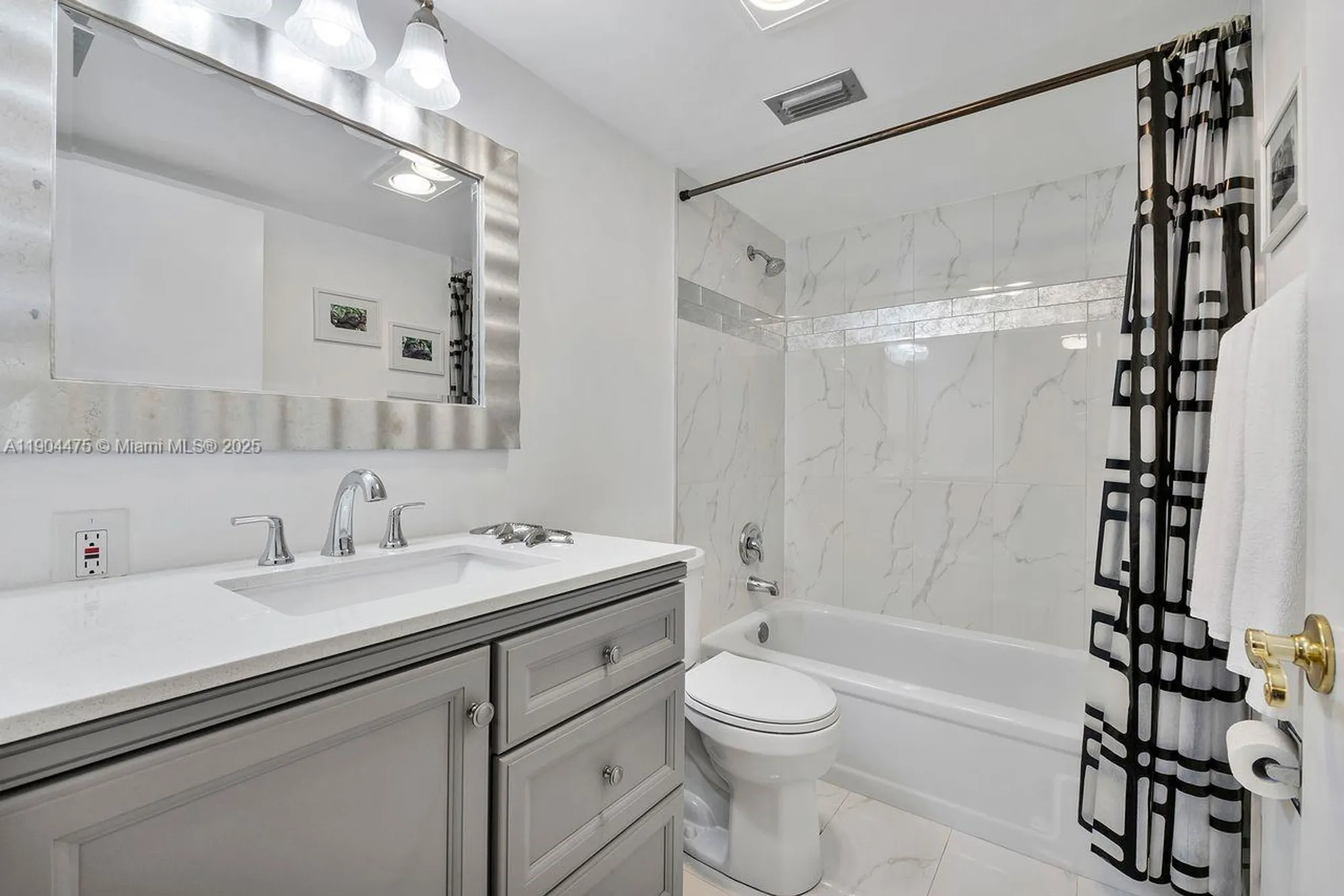 Property Slideshow image 10 of 45 | 23249 barwood ln 102, Boca Raton, FL, 33428