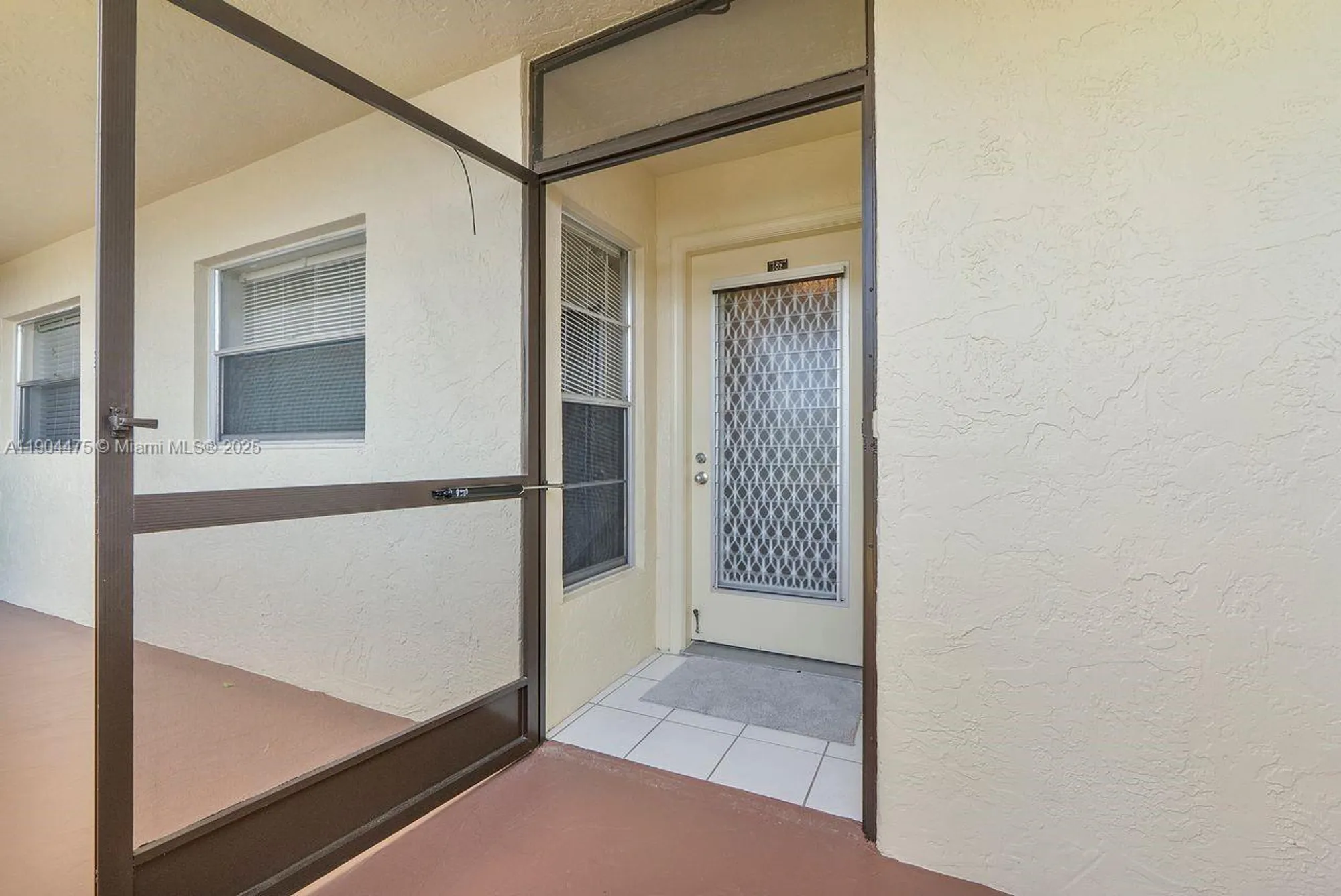 Property Slideshow image 12 of 45 | 23249 barwood ln 102, Boca Raton, FL, 33428