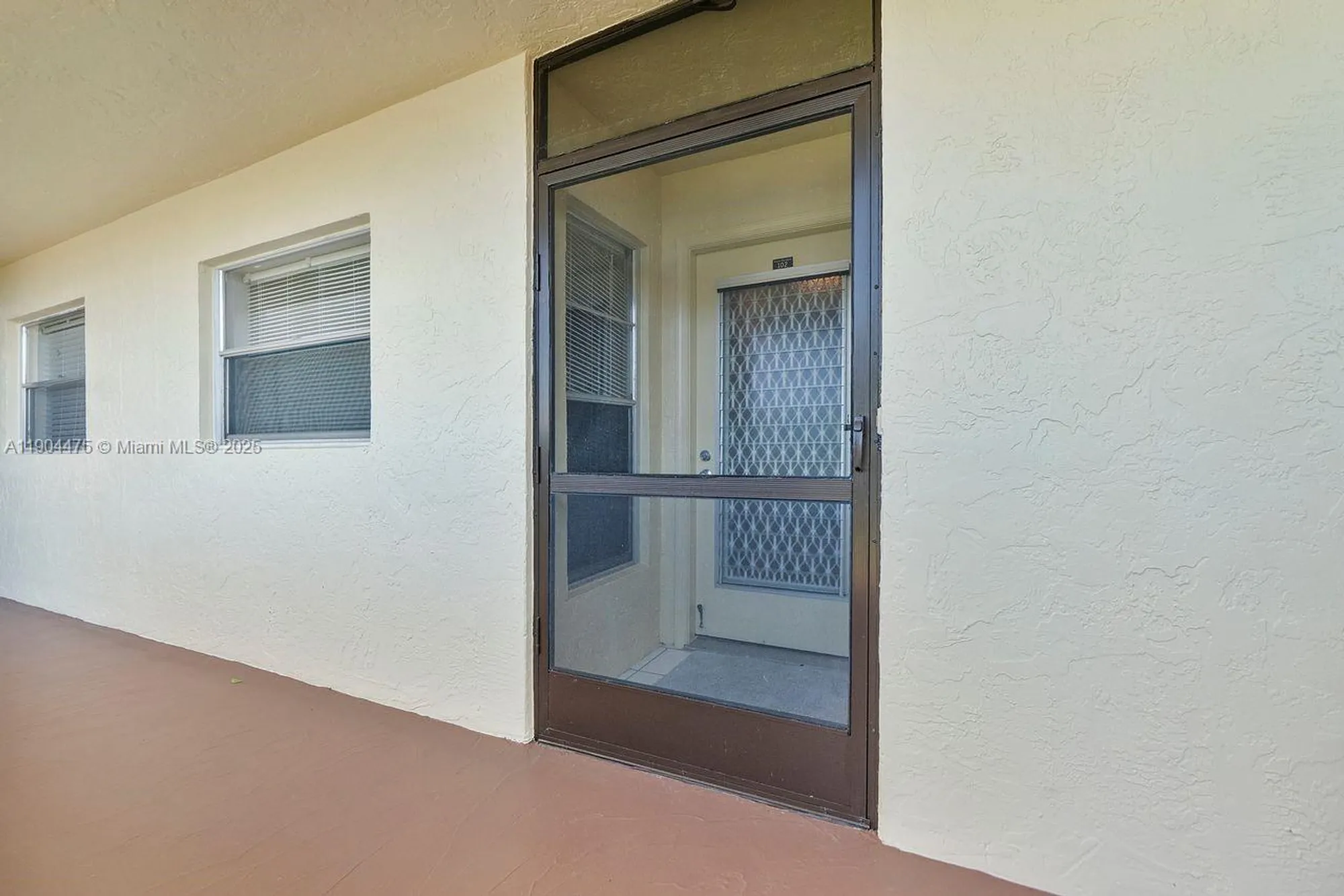 Property Slideshow image 13 of 45 | 23249 barwood ln 102, Boca Raton, FL, 33428