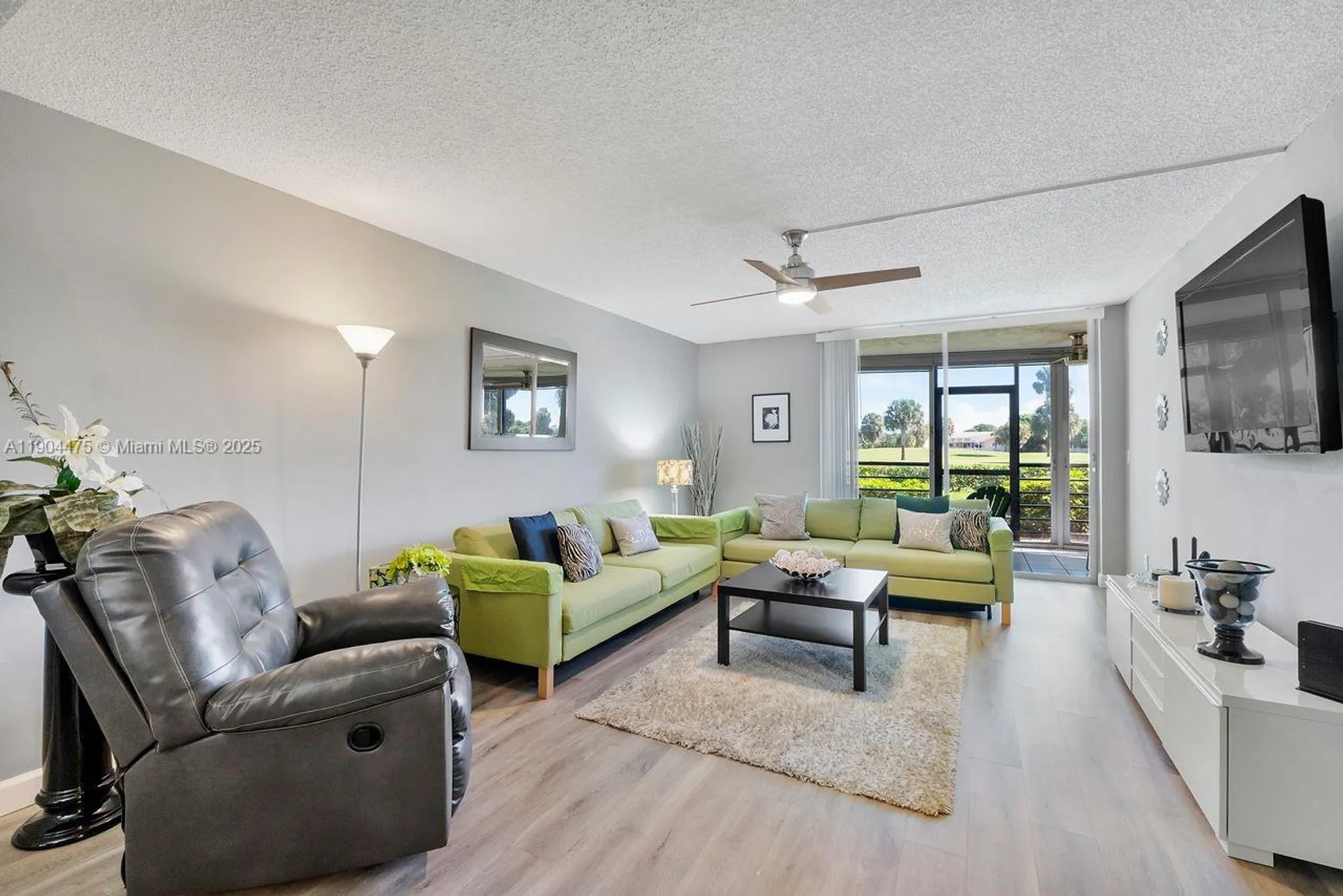 Property Slideshow image 25 of 45 | 23249 barwood ln 102, Boca Raton, FL, 33428